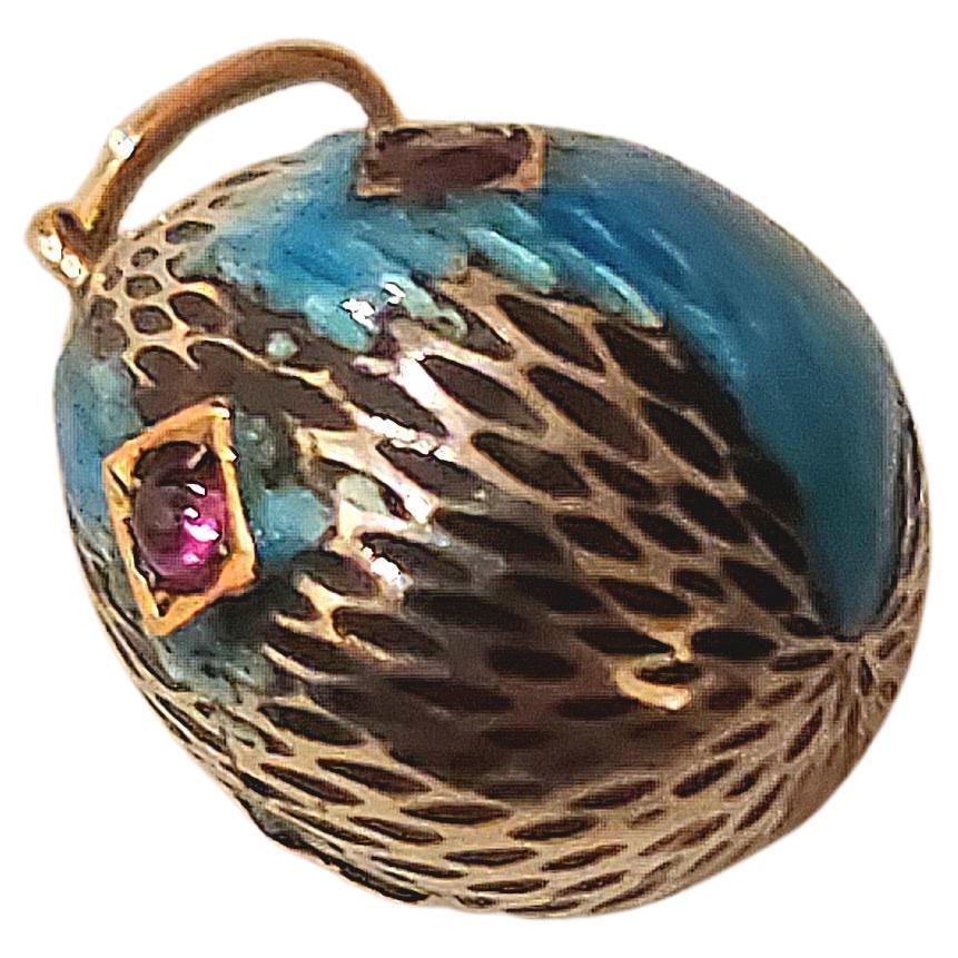 Antique Imperial Russian Enamel Ruby Egg Pendant In Fair Condition For Sale In Cairo, EG