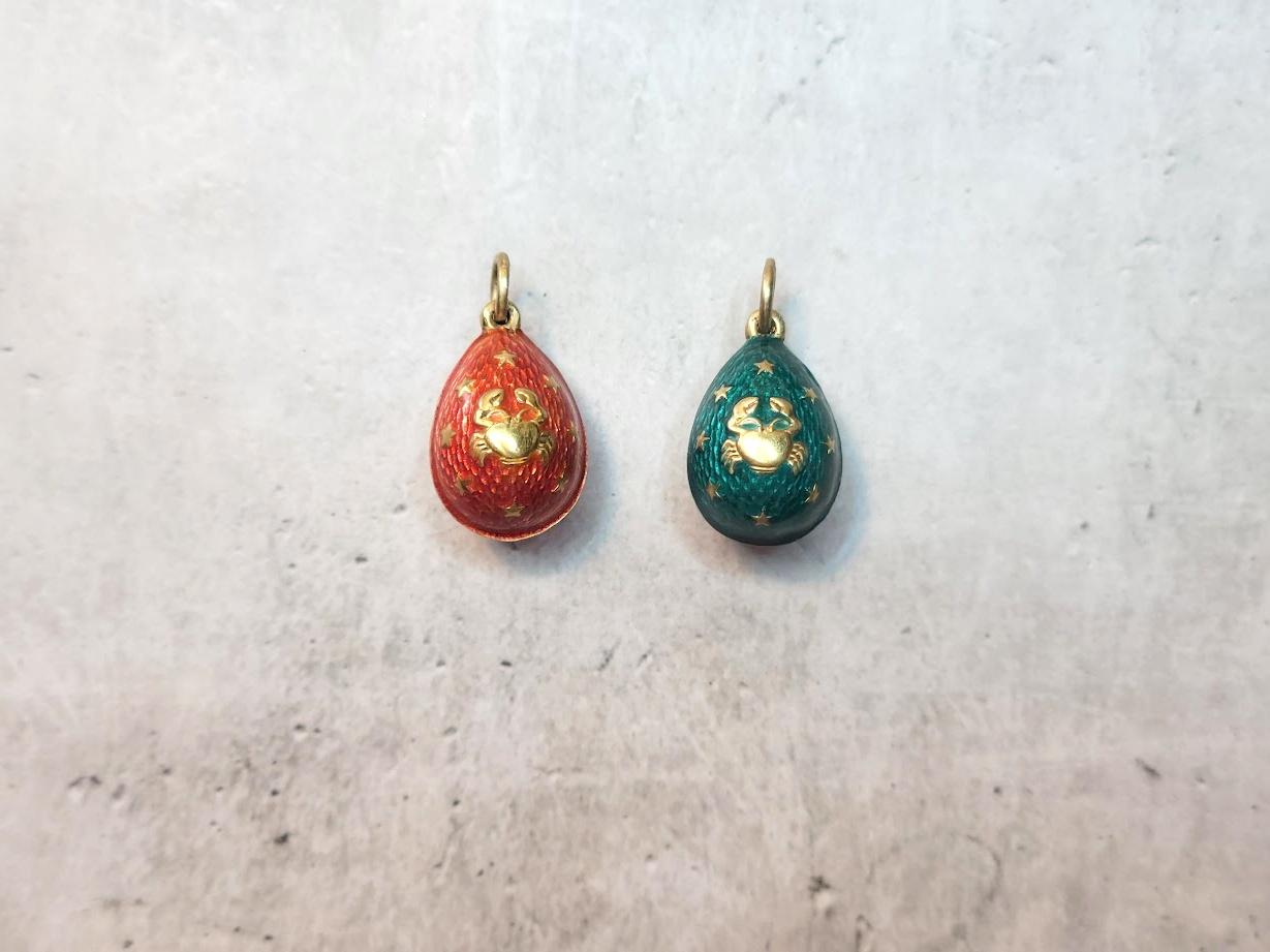 Antique Imperial Russian Guilloche Emerald Enamel Egg Pendant, Zodiac Cancer For Sale 3