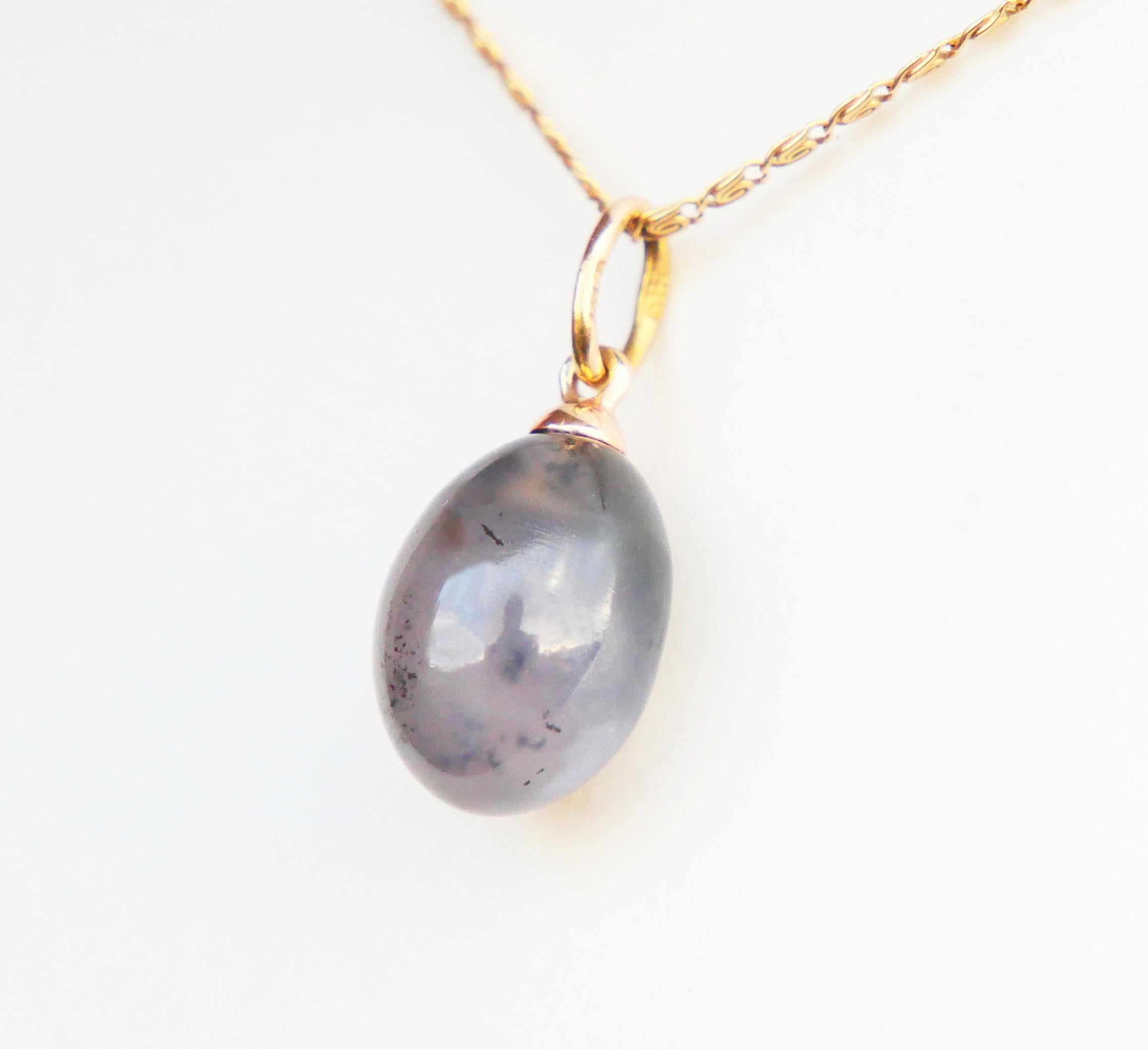 Ball Cut Antique Imperial Russian S. M Egornov Egg Pendant Chalcedony 56 Gold 14K / 2.1 g For Sale