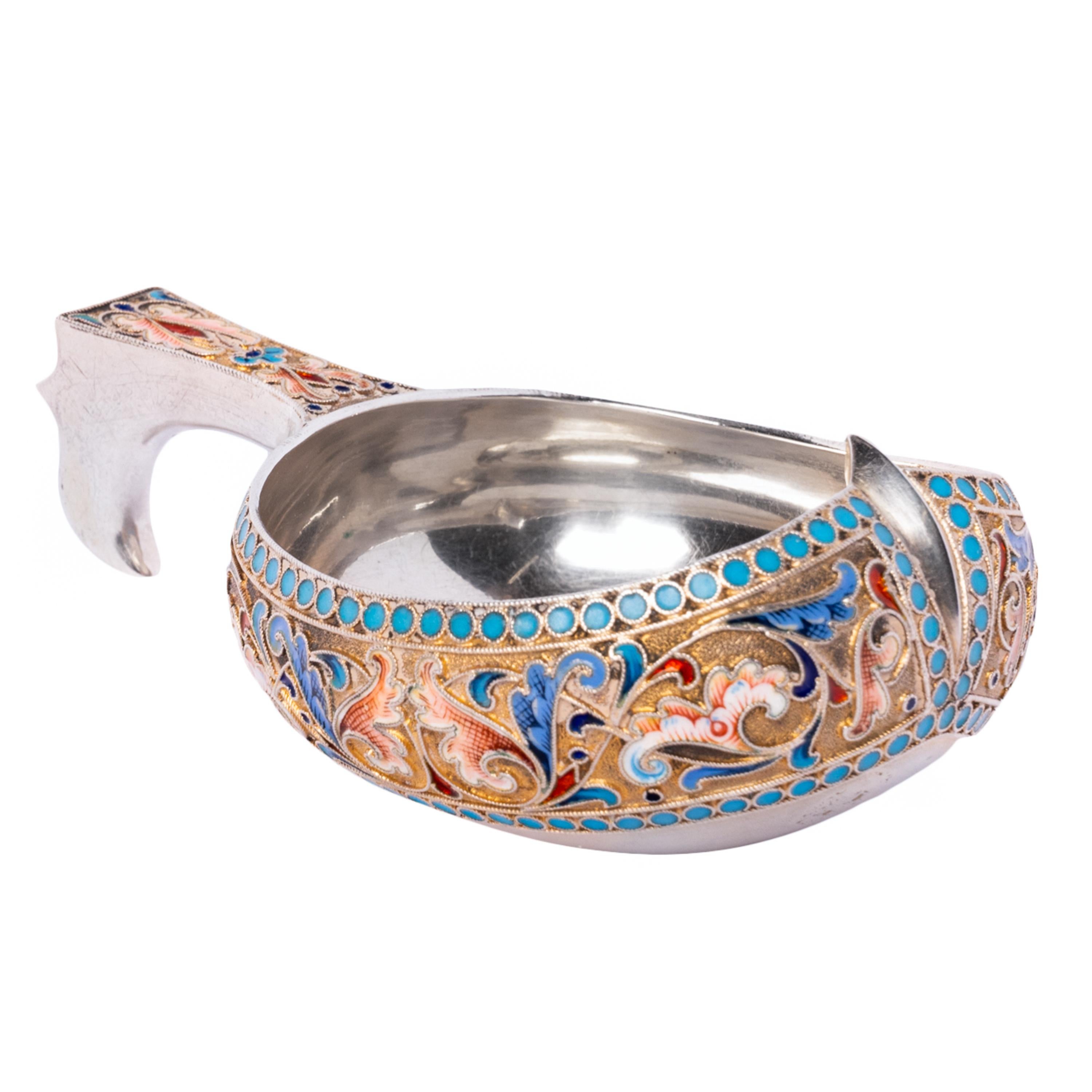 A fine antique Russian Imperial silver & cloisonne kovsh, Pavel Akimov Ovchinnikov, Moscow, 1896.
Ovchinnikov is recognized as one of Russia's most famous enamellers, he produced incredible objects to rival the work of Karl Faberge. His workshops