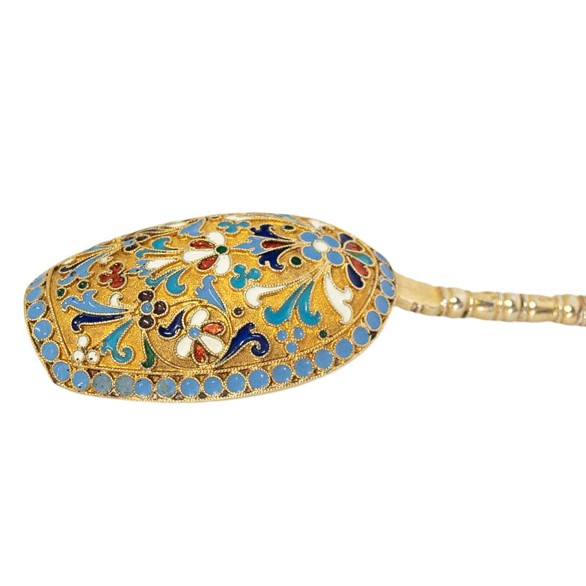 Cuchara de té imperial rusa antigua de plata dorada Cloisonné Moscú 1880 en venta 1