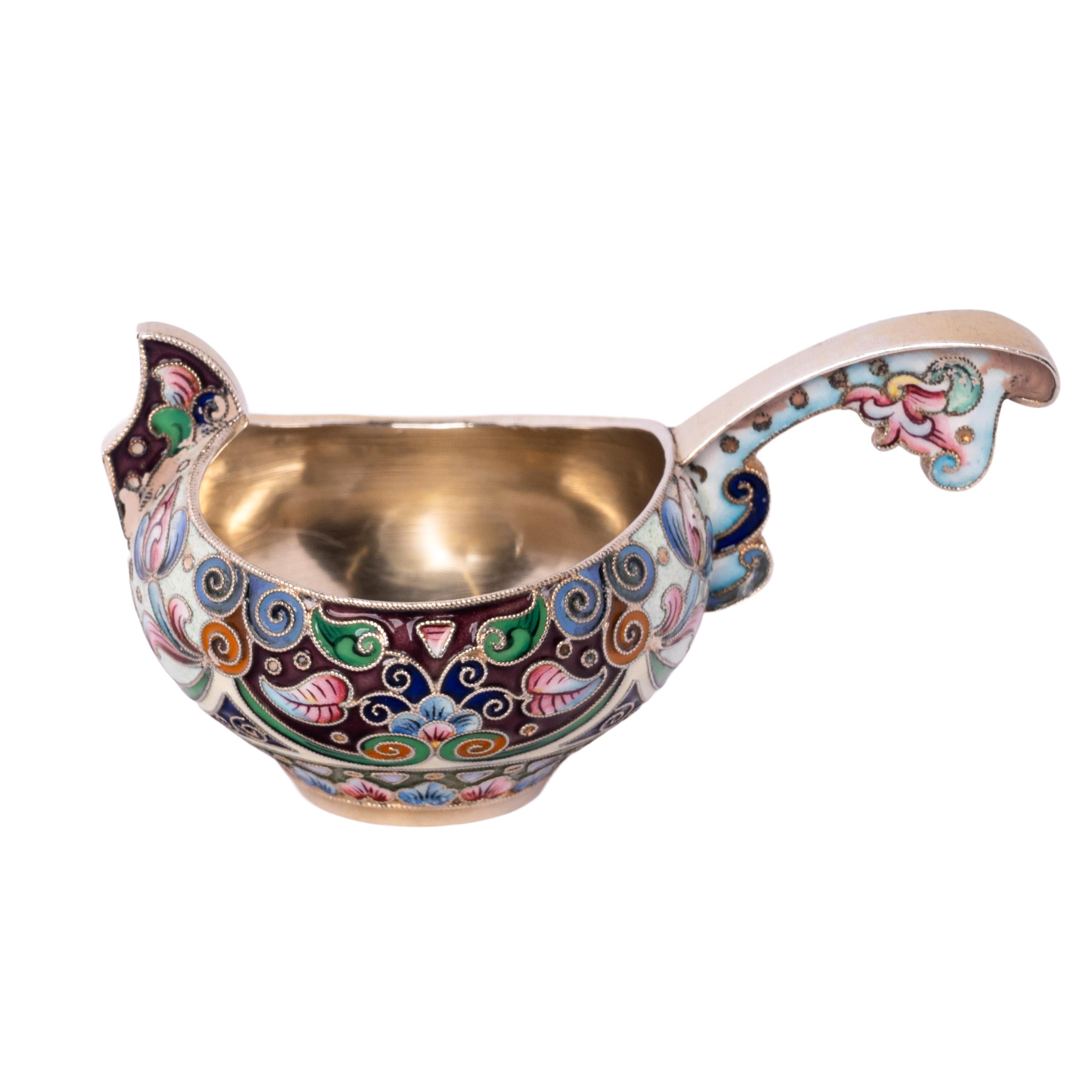 A very fine antique silver gilt and cloisonne enamel Imperial kovsh, 6th Artel, Moscow, 1908-1917.
The 6th Artel was possibly the most famous in Russia and was the supplier to the Imperial Court of very high quality enameled silver, often designed