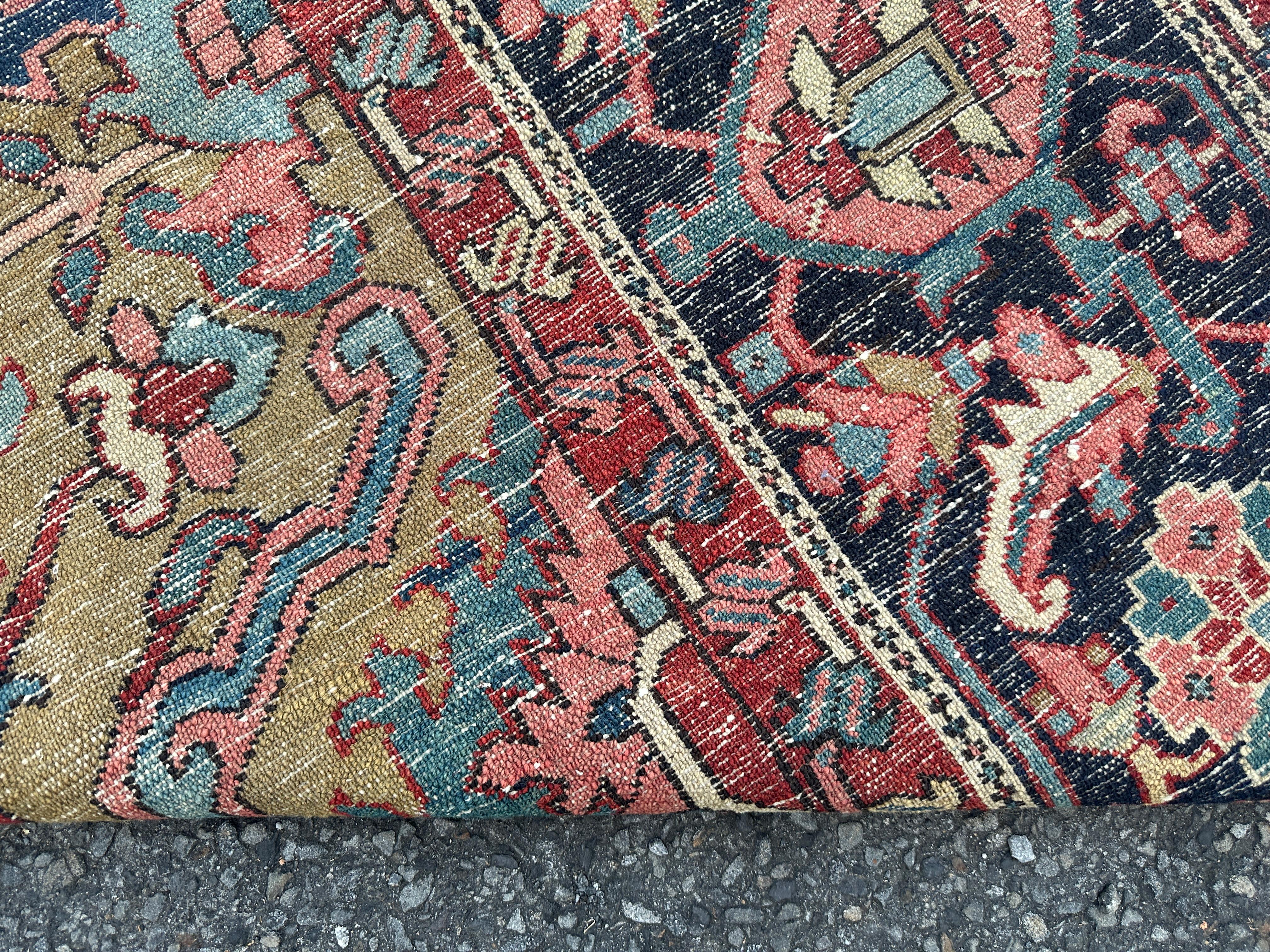 Antique Important Tapis Persan Karajeh Made c. Milieu du 19e siècle - Bon état en vente 5