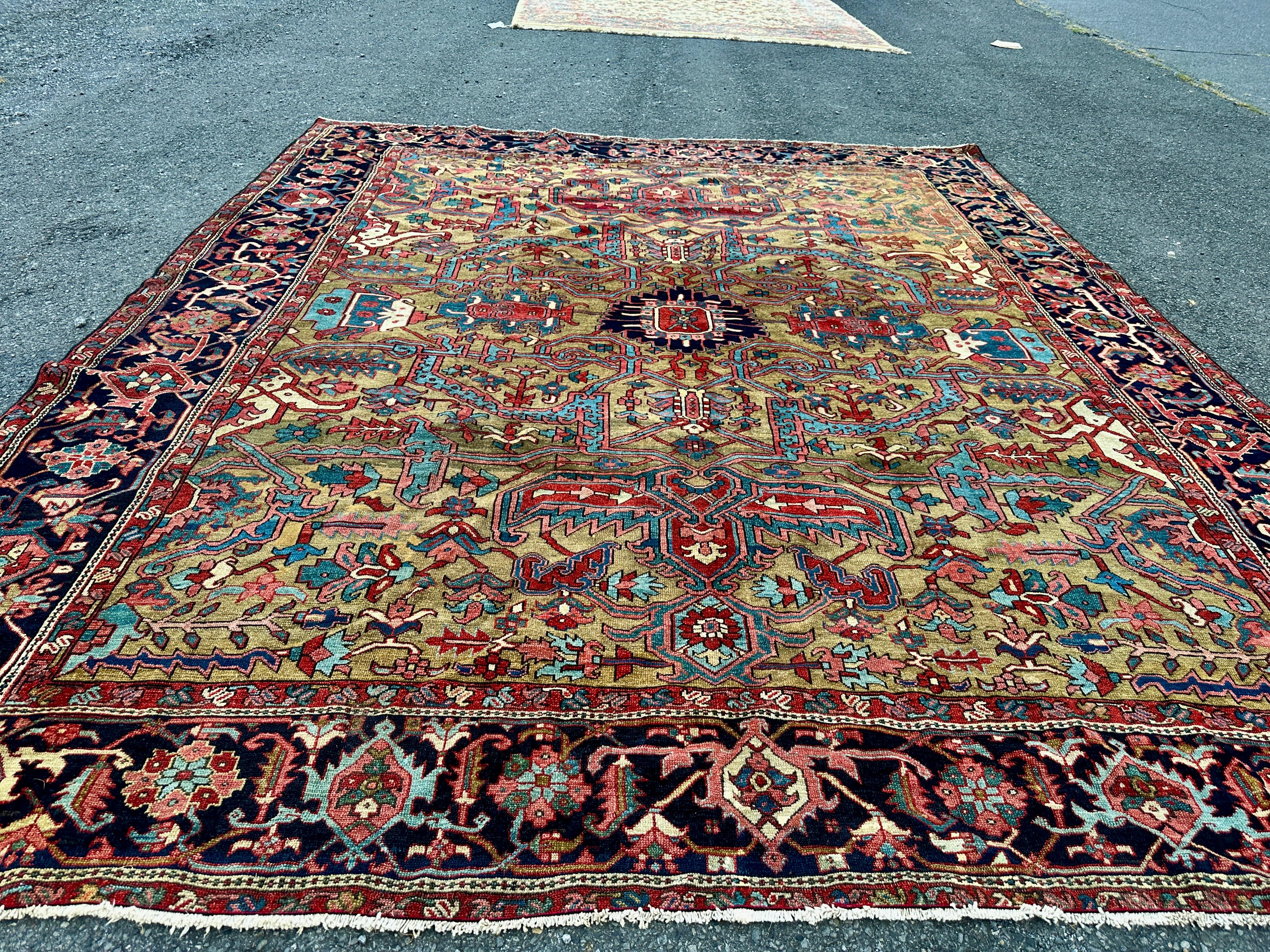 Antique Important Tapis Persan Karajeh Made c. Milieu du 19e siècle - Bon état en vente 7
