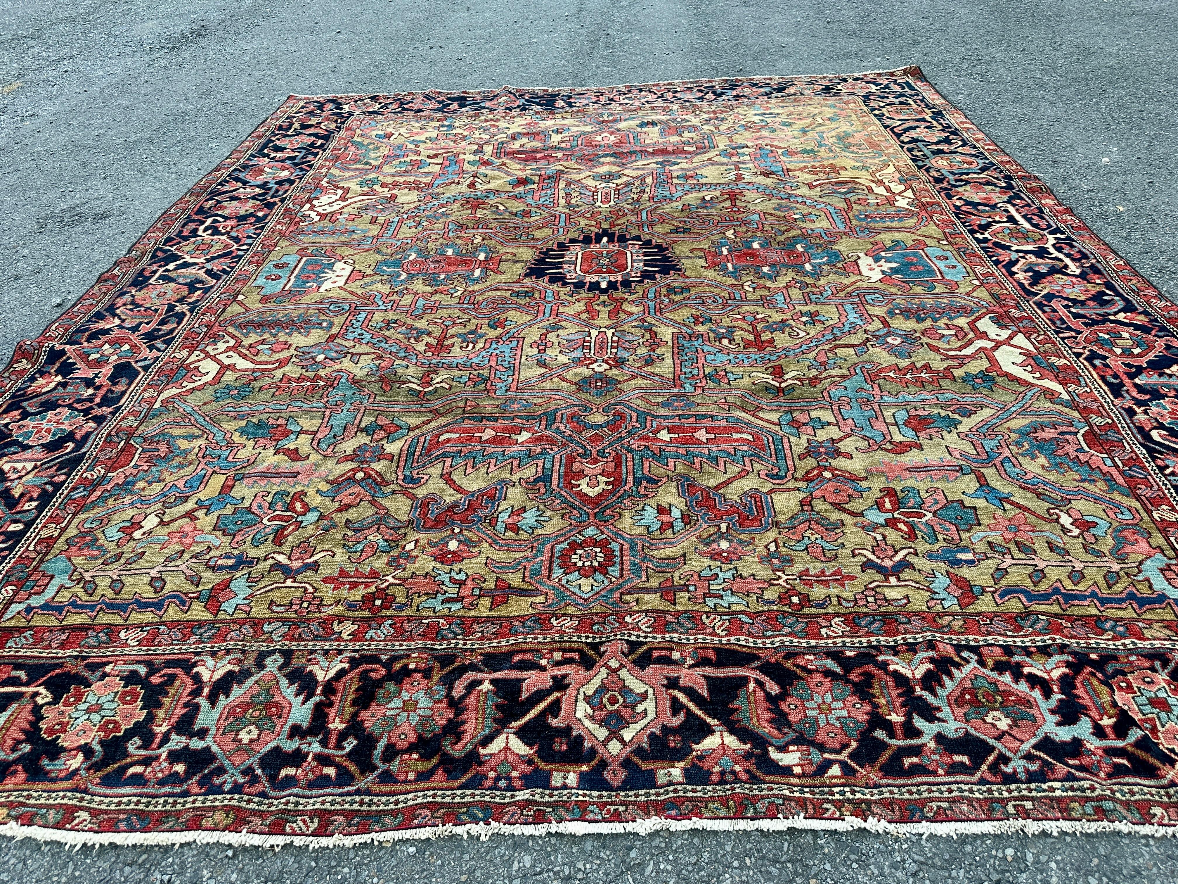 Antique Important Tapis Persan Karajeh Made c. Milieu du 19e siècle - Bon état en vente 8