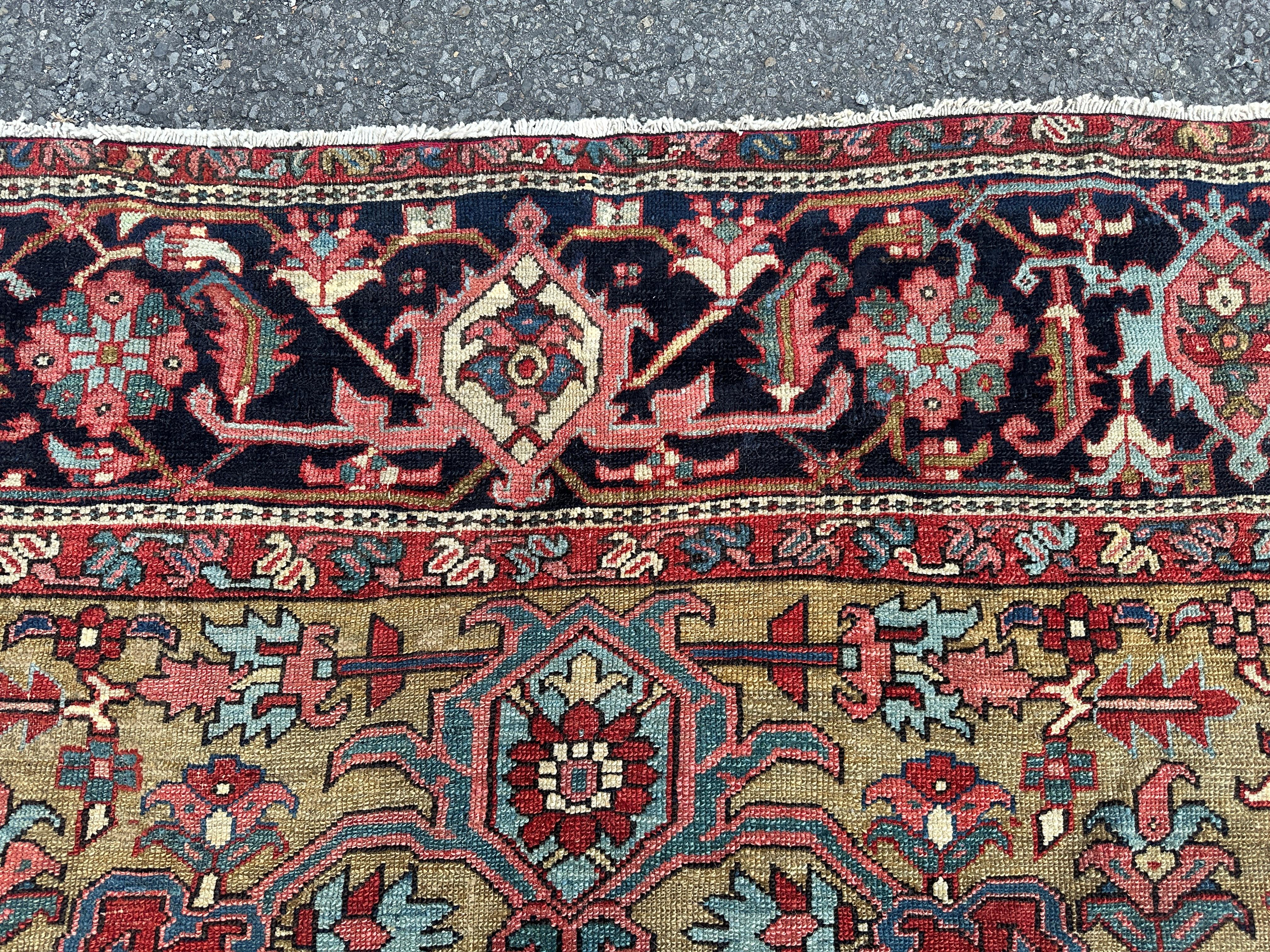 Antique Important Tapis Persan Karajeh Made c. Milieu du 19e siècle - Bon état Bon état - En vente à Shamokin Dam, PA