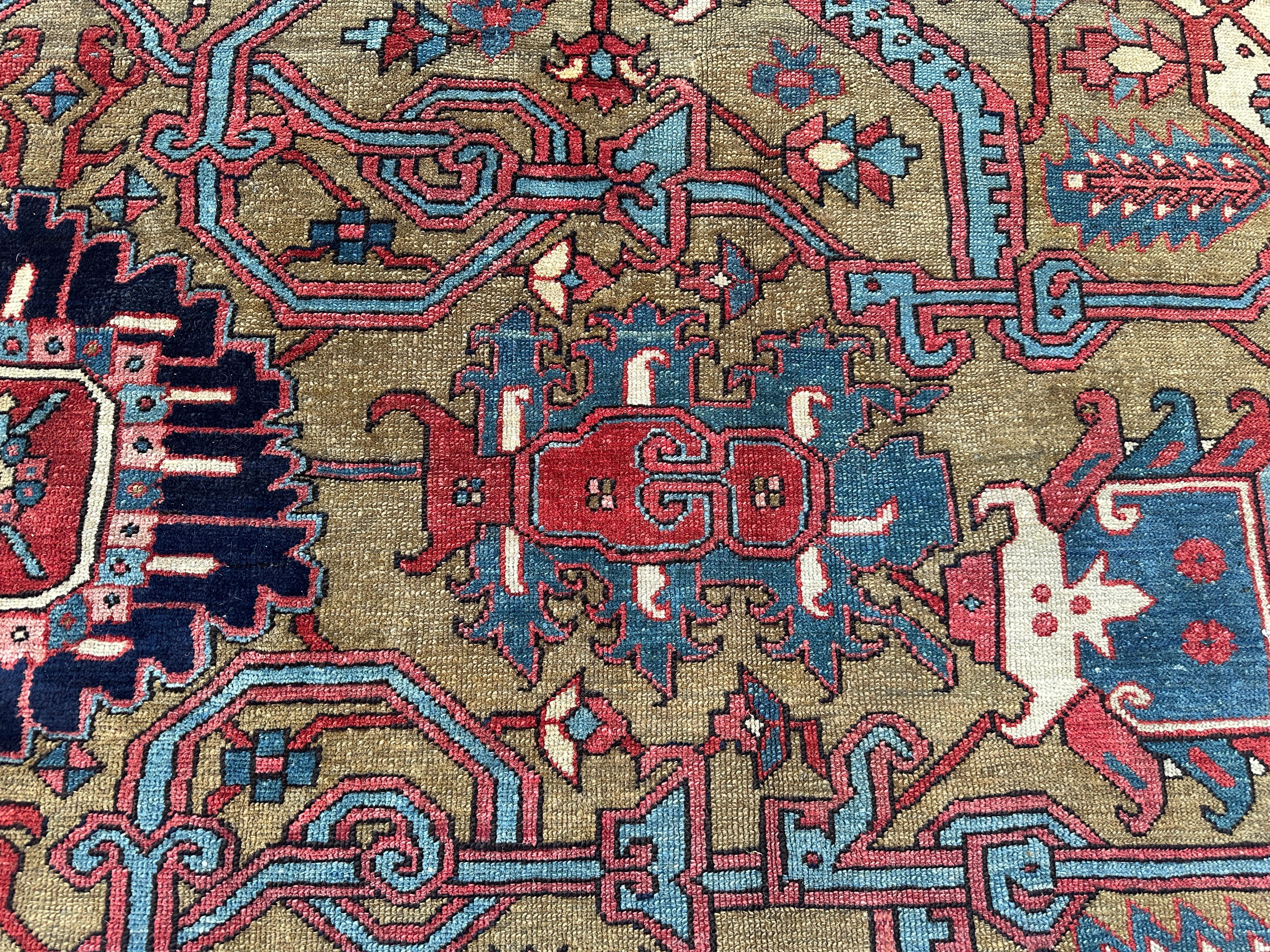 Antique Important Tapis Persan Karajeh Made c. Milieu du 19e siècle - Bon état en vente 2