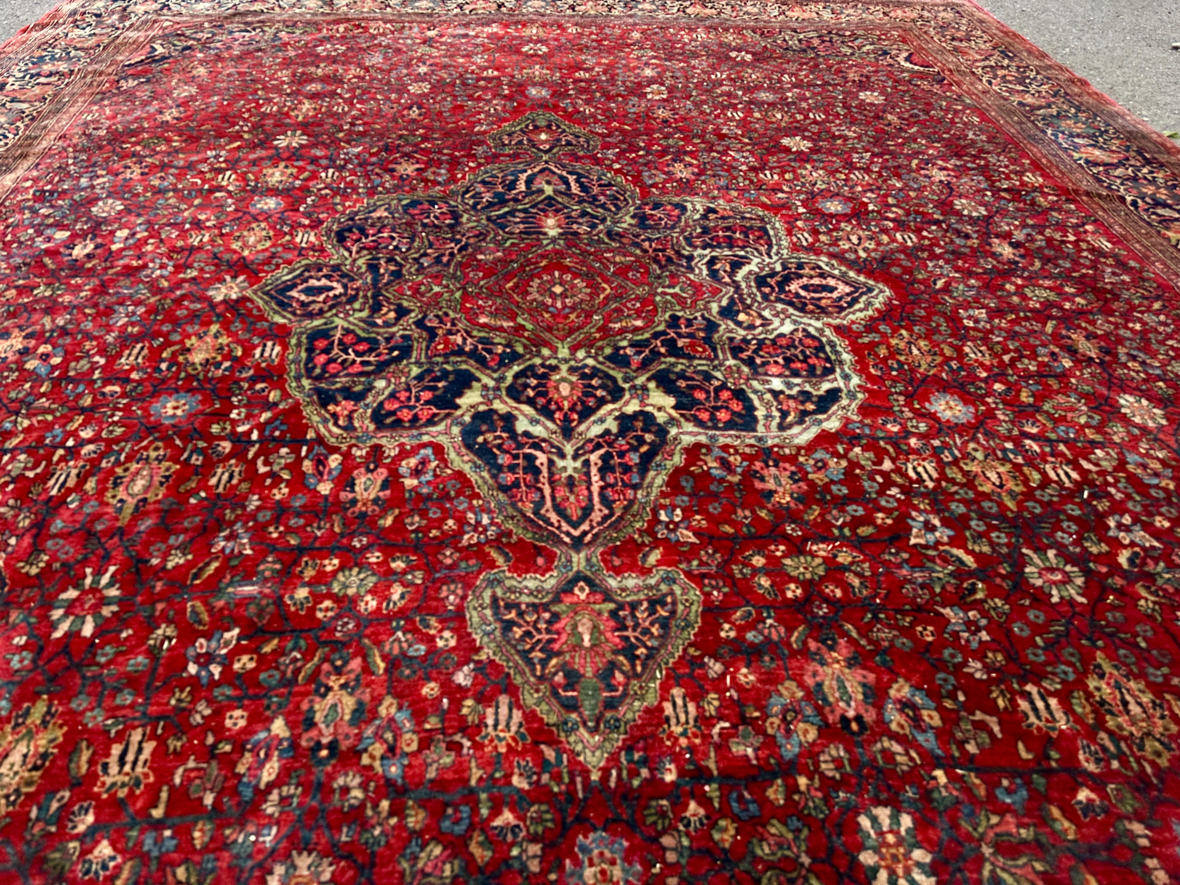Antiker bedeutender persischer Sarugh Farahan-Teppich aus Sarugh, um 1900 im Angebot 4