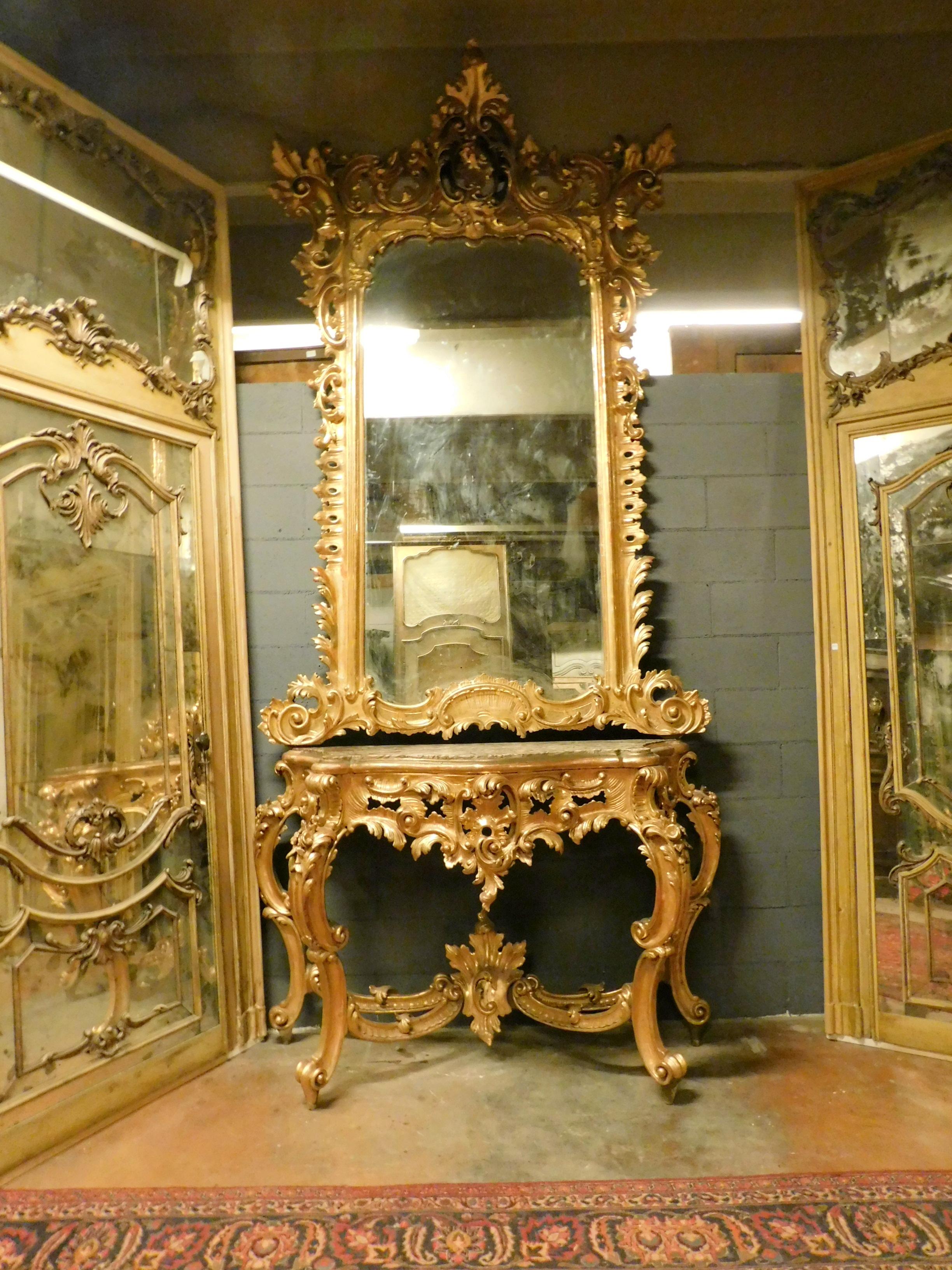 Baroque Important miroir console ancien en bois doré, Naples, « Italie », 1700 en vente
