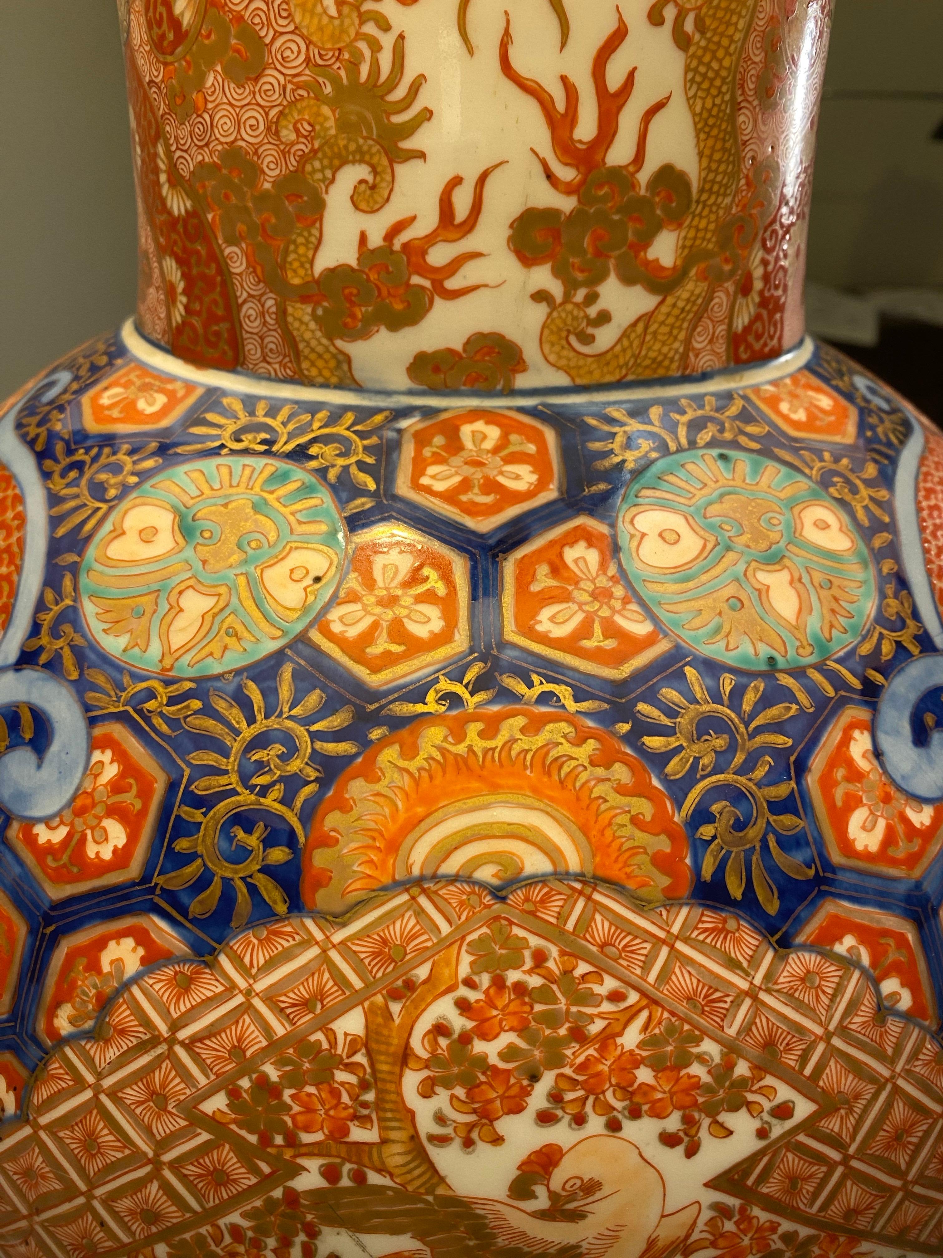 Antiguo  Impresionante Jarrón Imari Porcelain Lámpara de mesa grande  Siglo XIX Japón Meiji en venta 3
