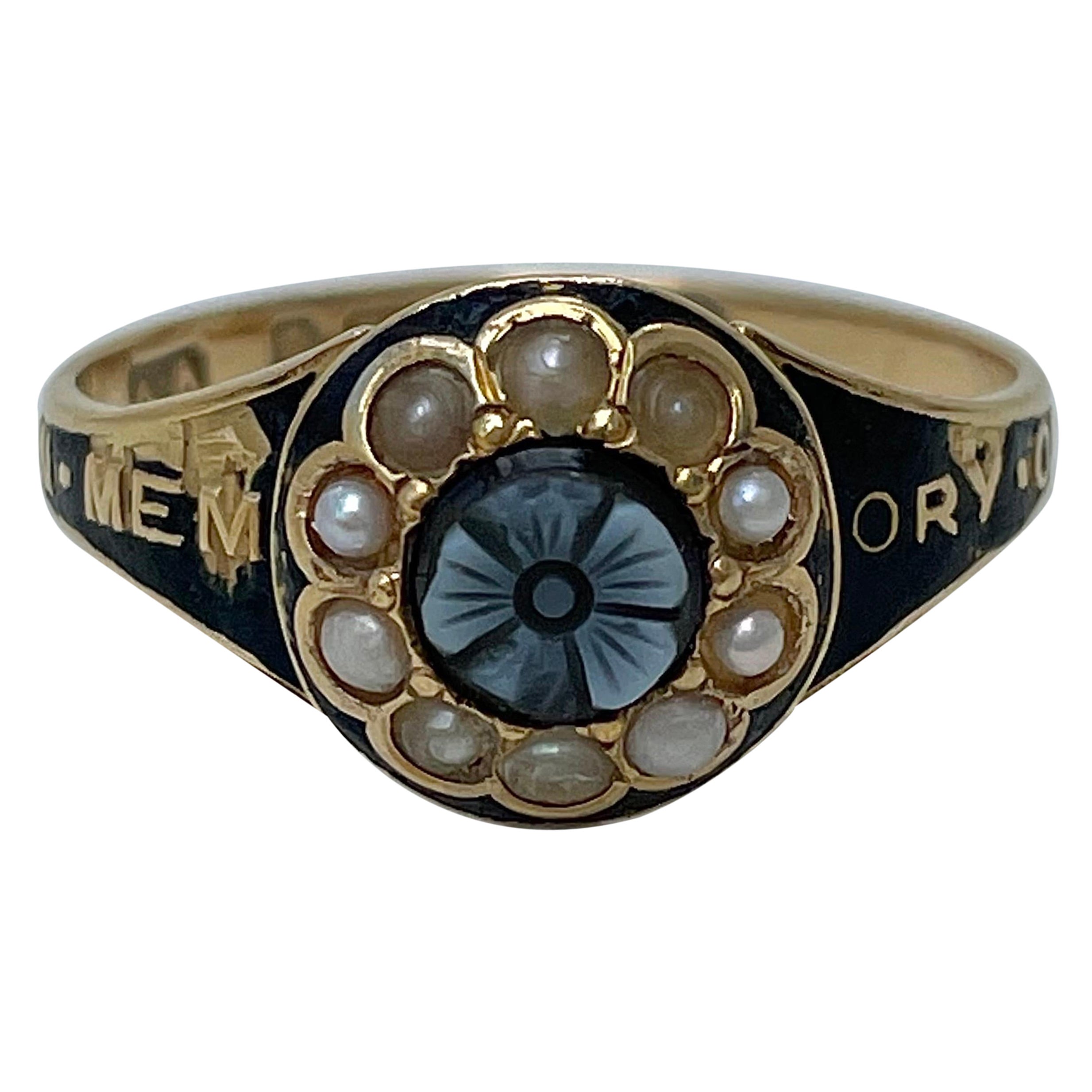 Anillo antiguo ' in memory of' Pearl Halo Sardonyx Flower 18ct en venta