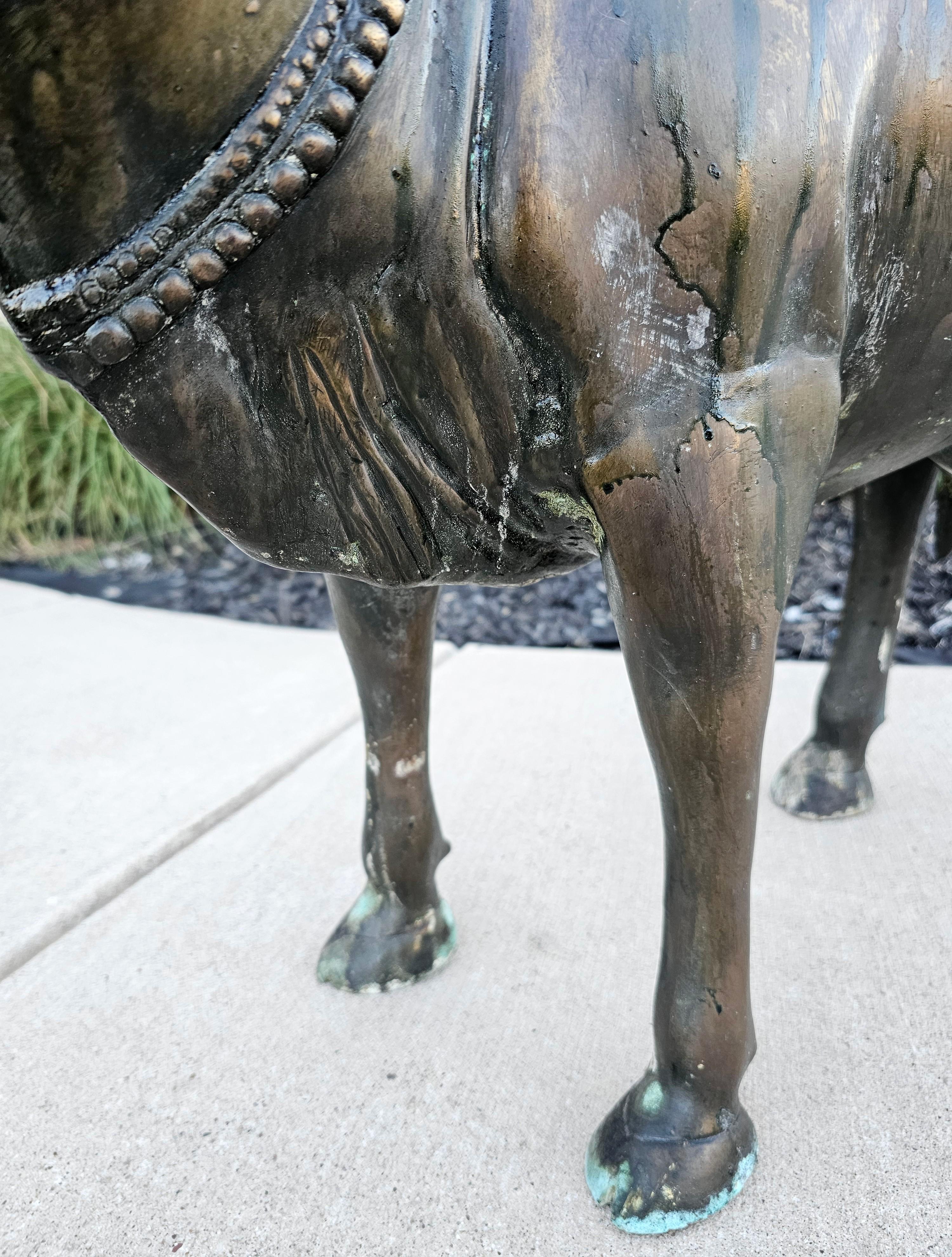 Grande statua antica del tempio indiano Nandi Bull in bronzo e lega di rame in vendita 2
