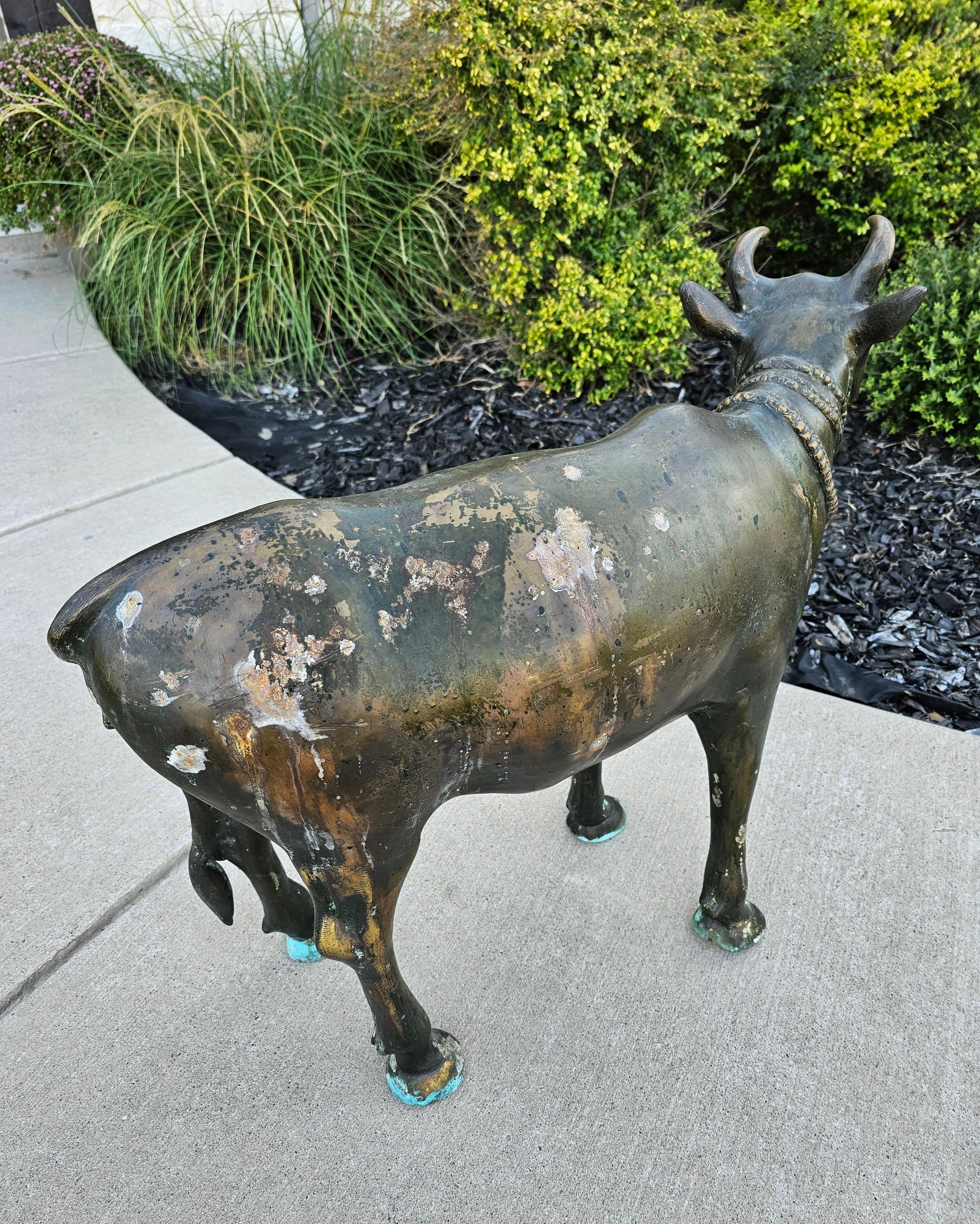 Grande statua antica del tempio indiano Nandi Bull in bronzo e lega di rame in vendita 7