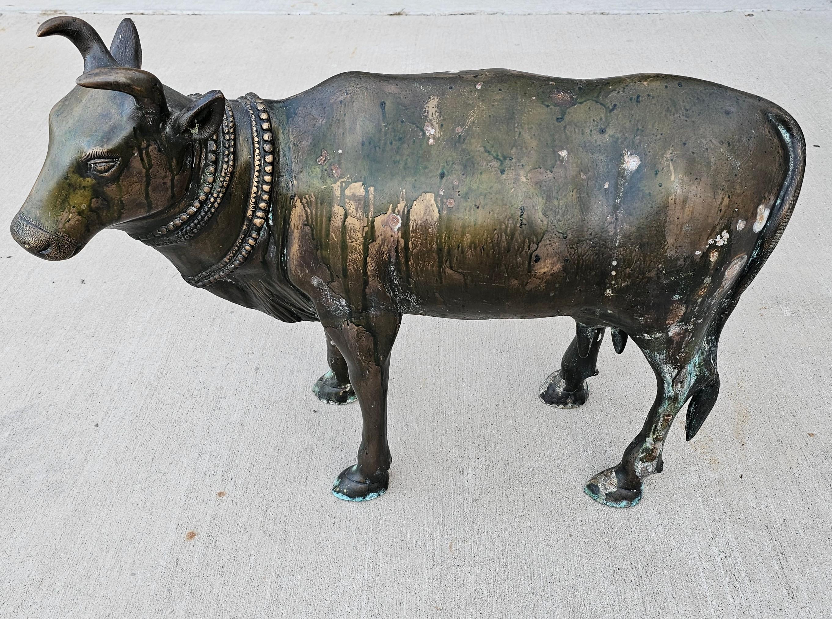 Grande statua antica del tempio indiano Nandi Bull in bronzo e lega di rame in vendita 10