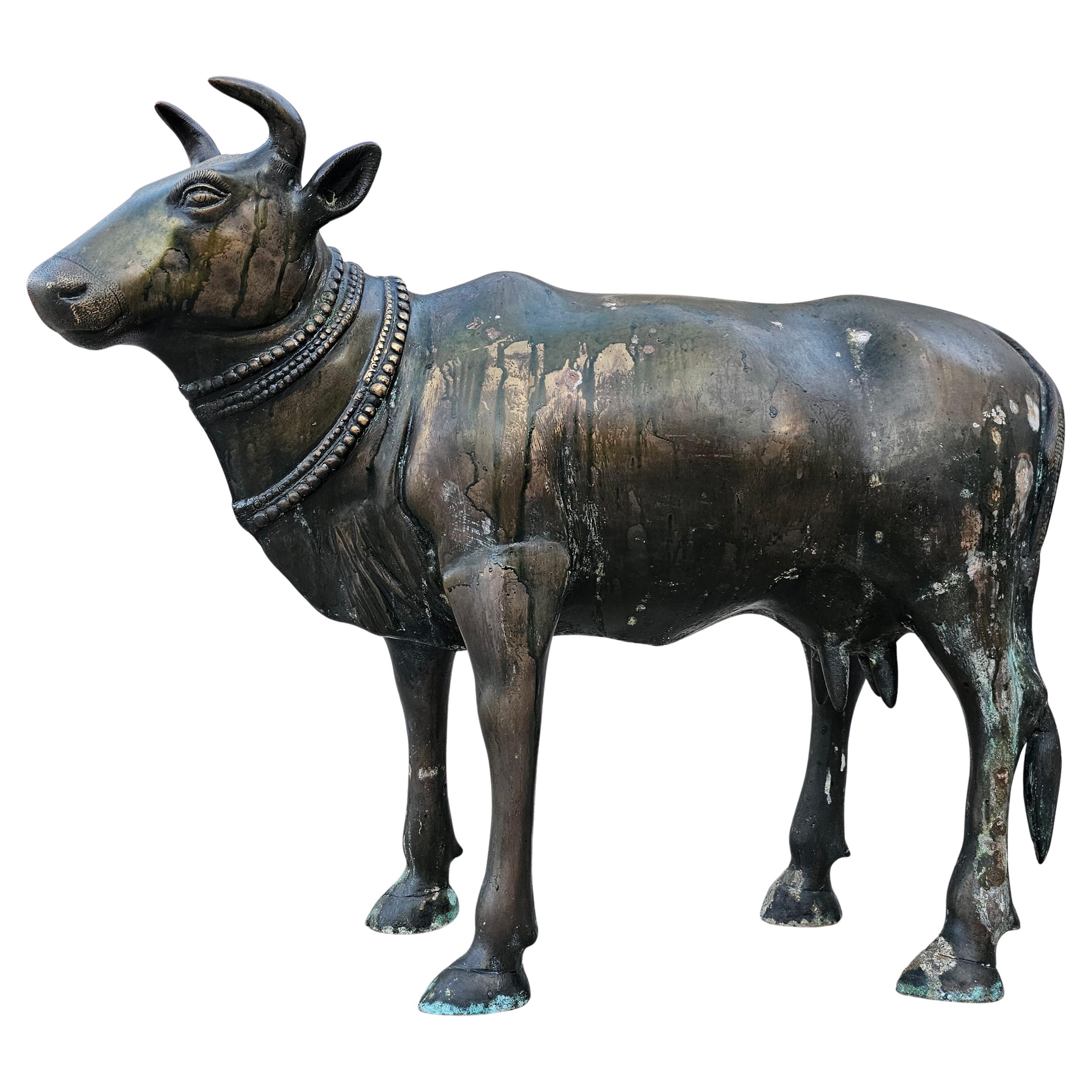 Große antike indische Hindu- Tempelstatue Nandi Stier aus Bronze und Kupfer, Alloy-Statue
