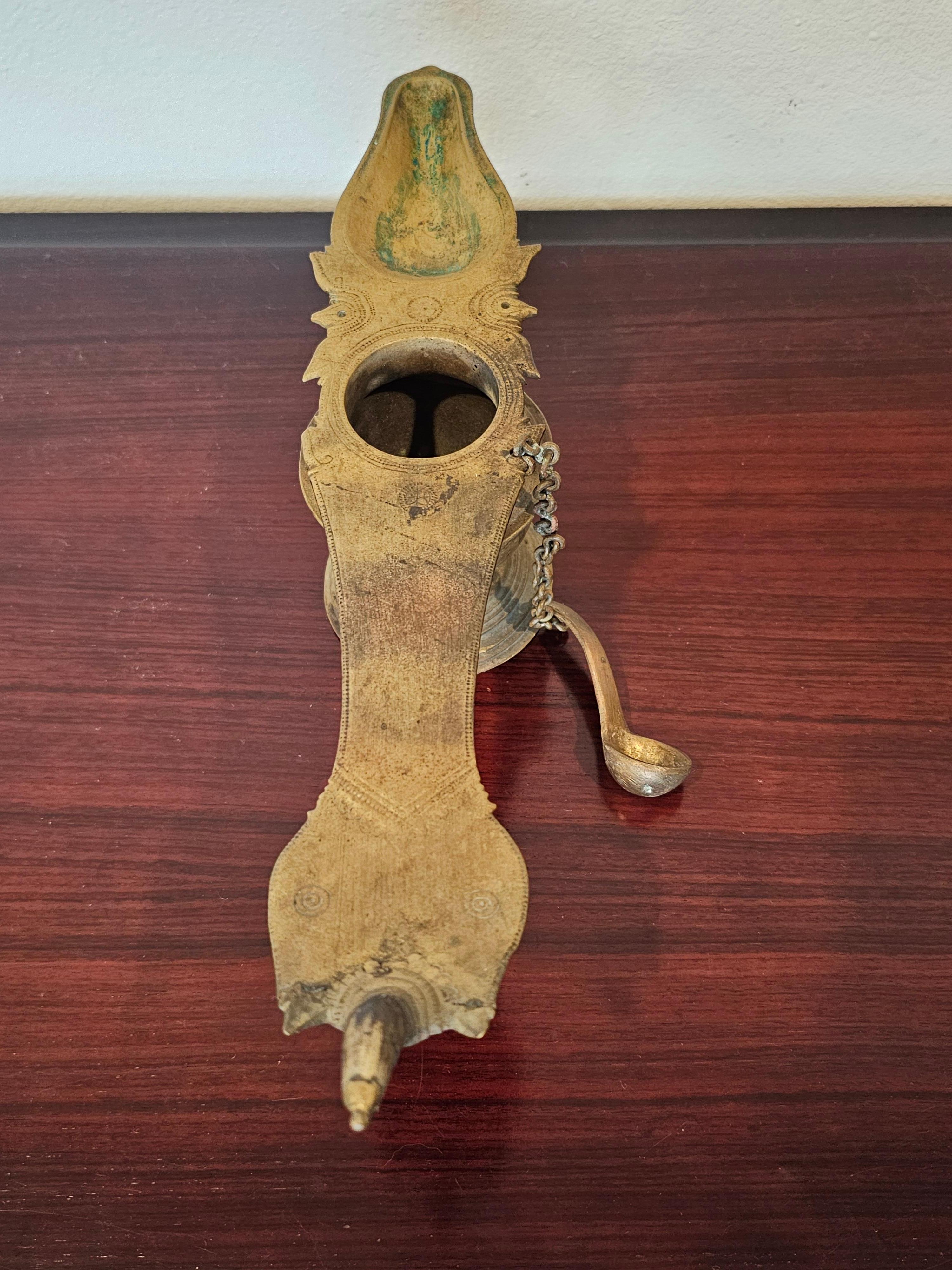 Antique India Patinated Brass Changalvetta Hindu Ritual Oil Lamp with Ladle For Sale 10