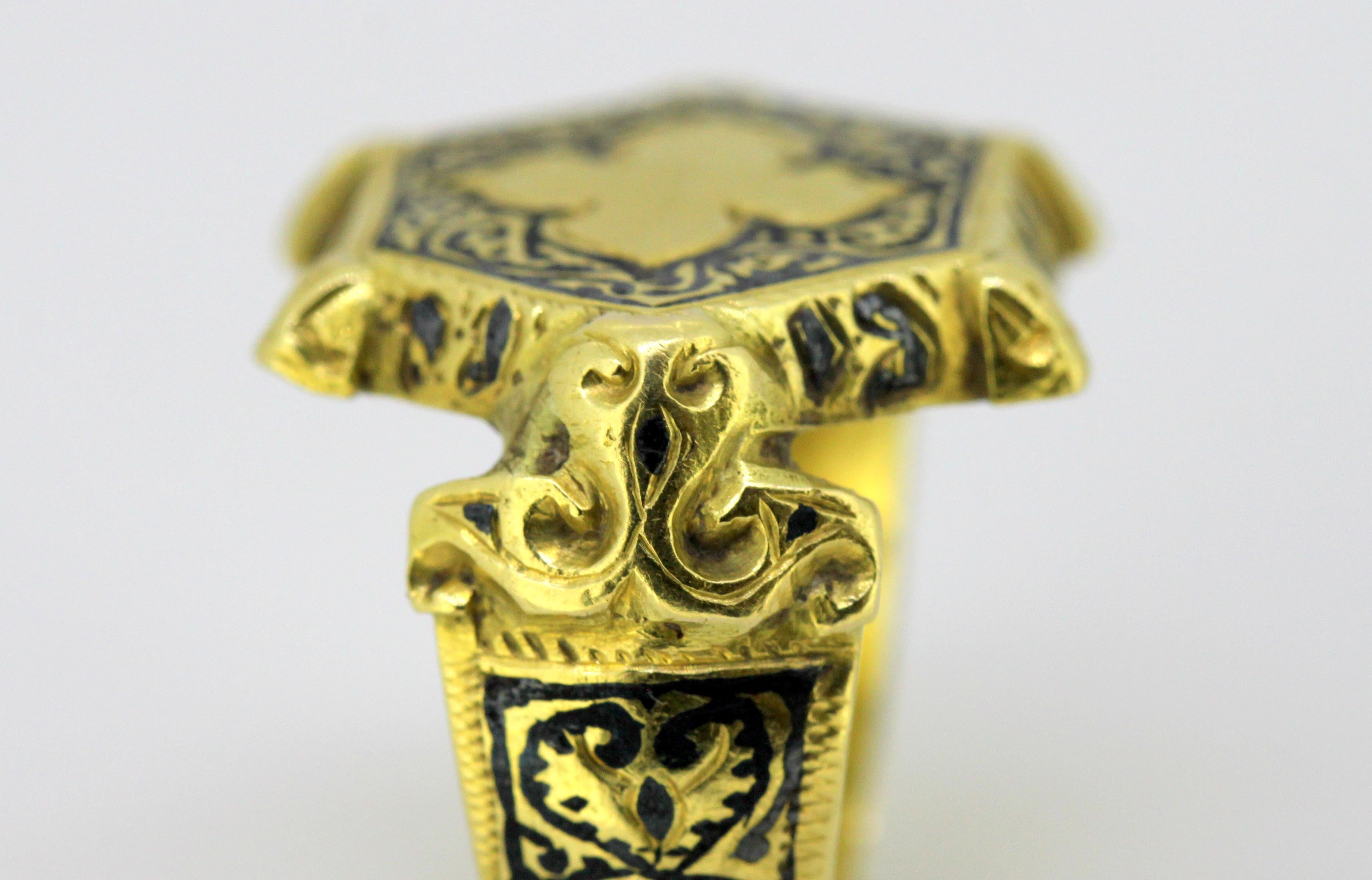 Antique Indian 18 Karat Yellow Gold Men's Ring, India, circa 19th Century 5