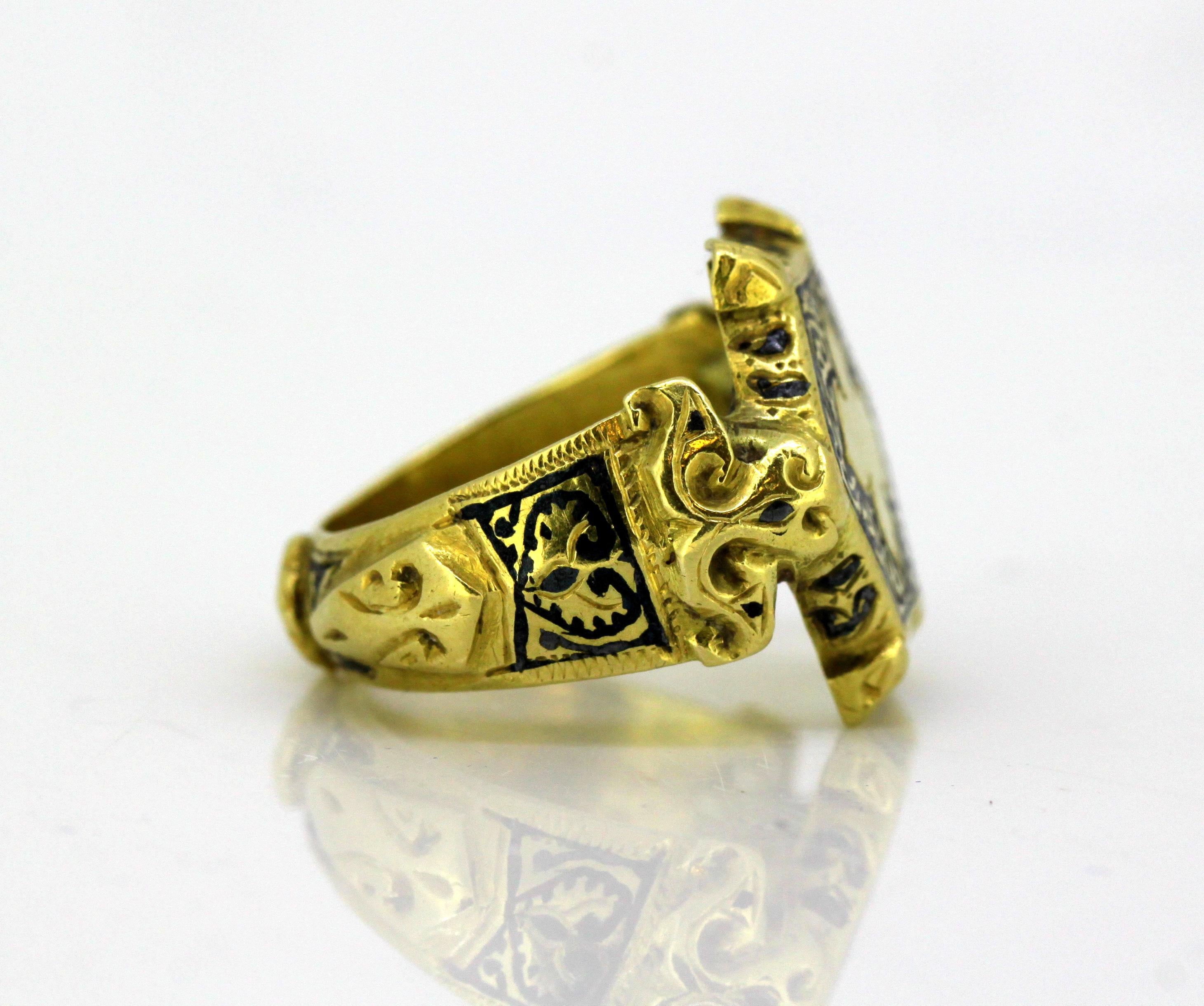 Antique Indian 18 Karat Yellow Gold Men's Ring, India, circa 19th Century In Good Condition In Braintree, GB