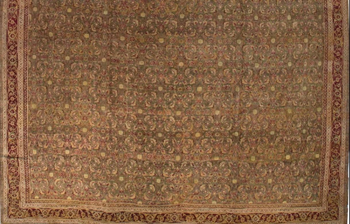 Début du 20ème siècle Tapis indien Agra ancien surdimensionné, vers 1900 38,1 cm x 74,9 cm. en vente