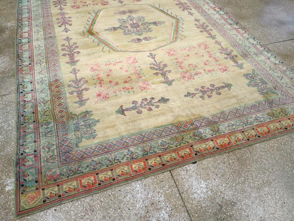 Antiker indischer Agra-Teppich mit Akzent (20. Jahrhundert) im Angebot