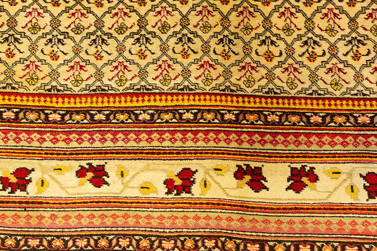 Antiker indischer Agra-Teppich, 19. Jahrhundert im Angebot 3