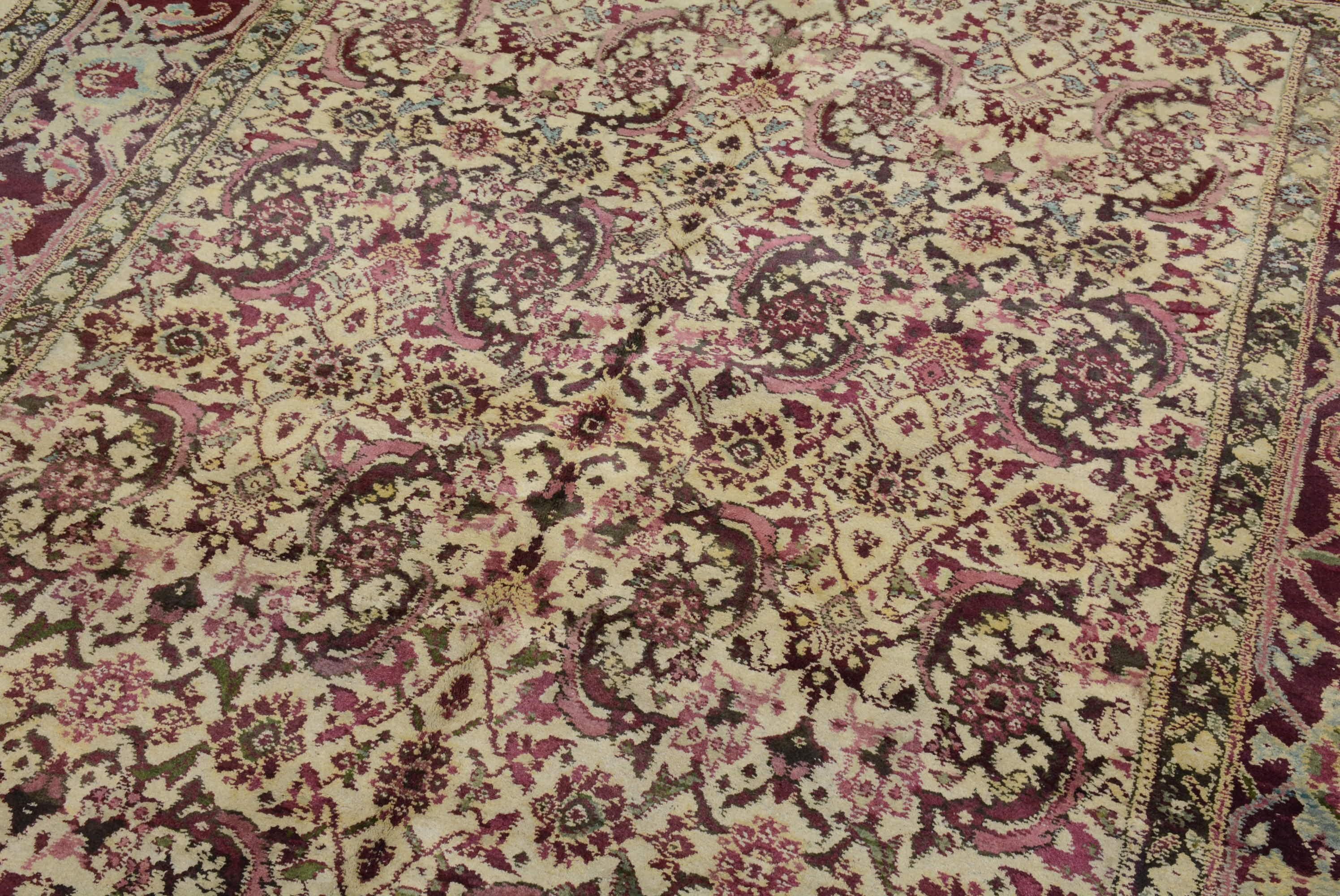 The city of Agra, located in the Uttar Pradesh state in northern India, is universally recognized as the home of the Taj Mahal. Carpet production was introduced to this area on a grand scale under the rule of the Mughal Emperor Akbar the Great in