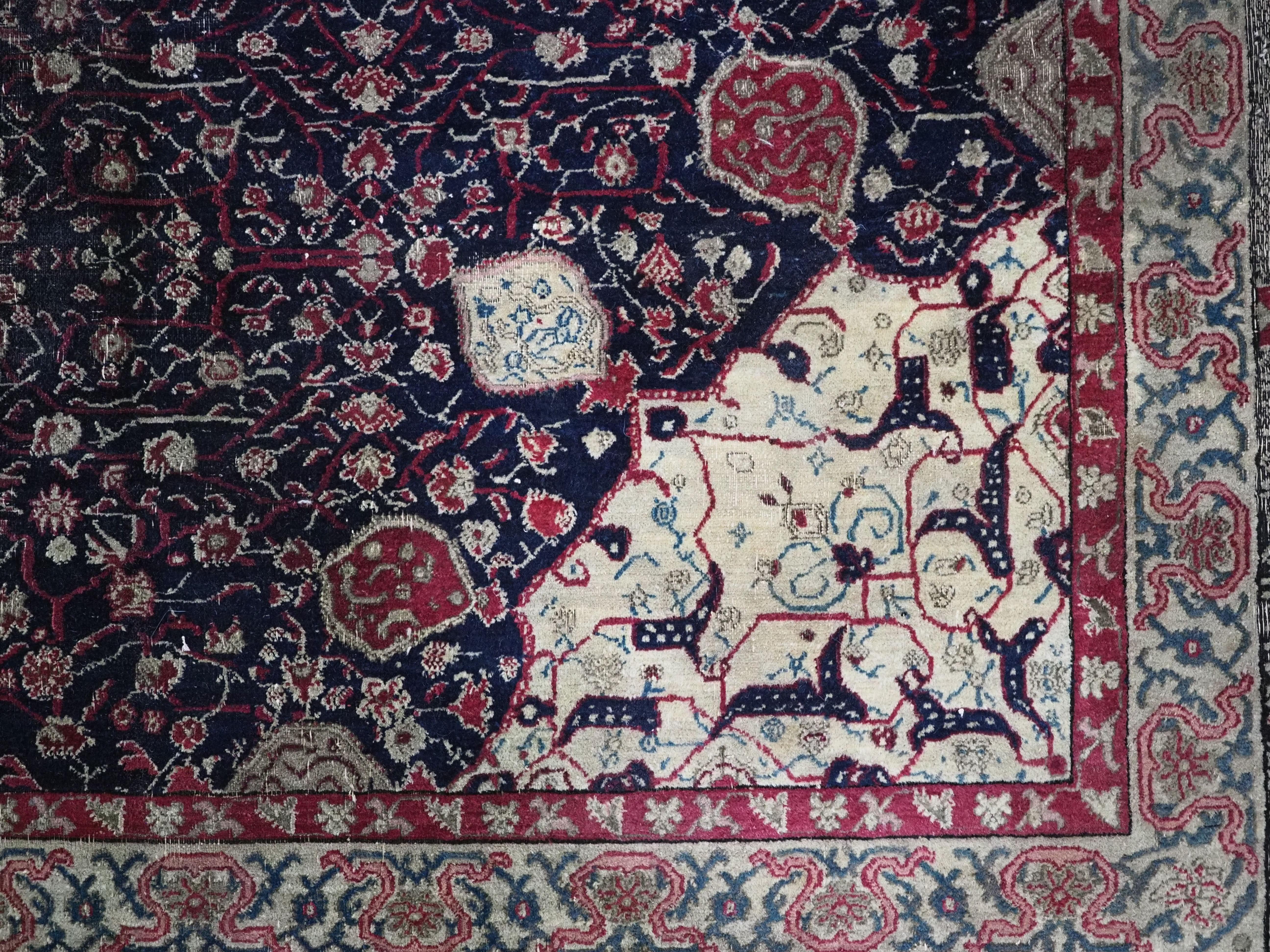 Antique Indian Agra carpet of 'Ardabil' design.  Circa 1880. For Sale 9