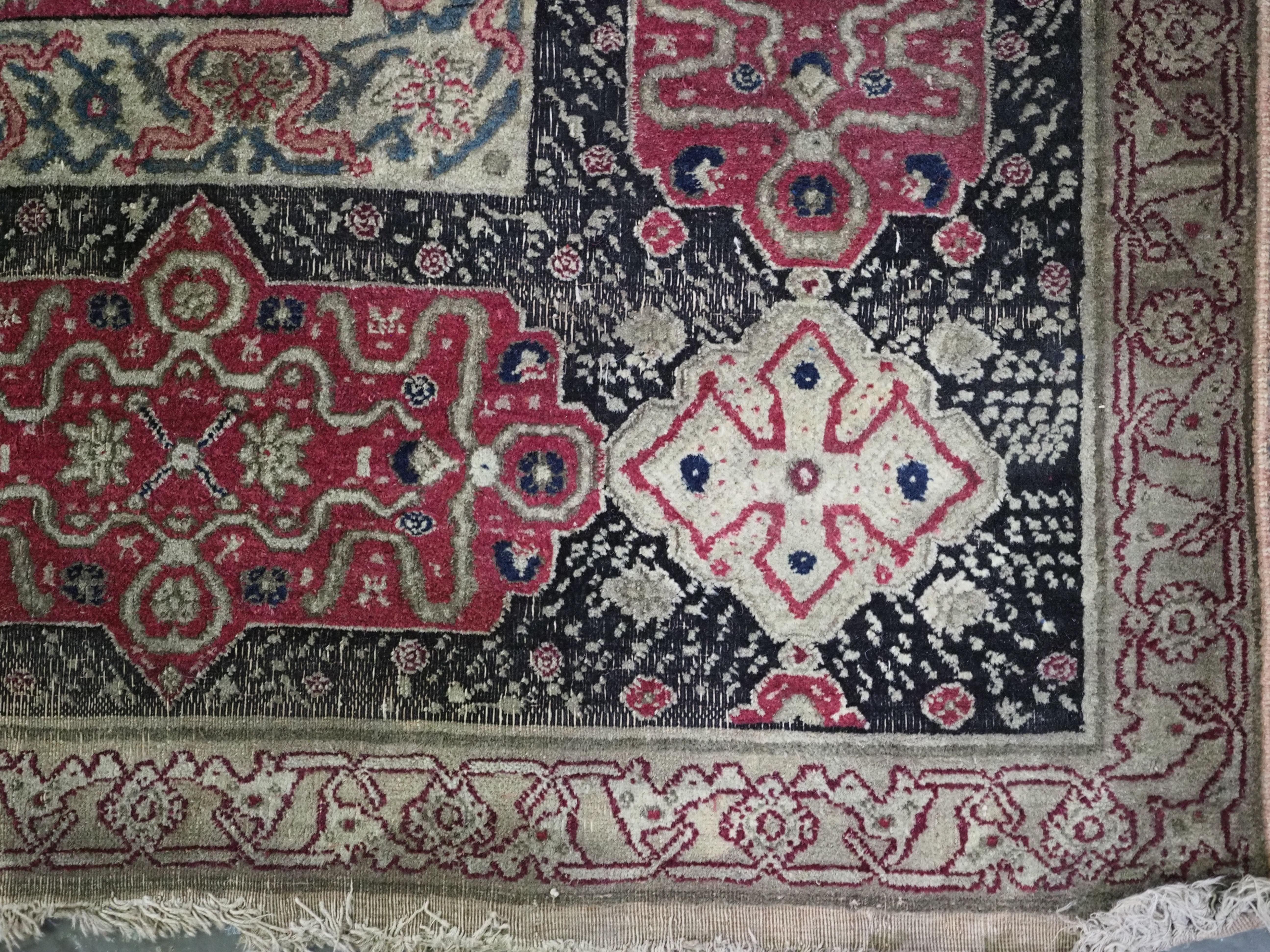 Antique Indian Agra carpet of 'Ardabil' design.  Circa 1880. For Sale 12