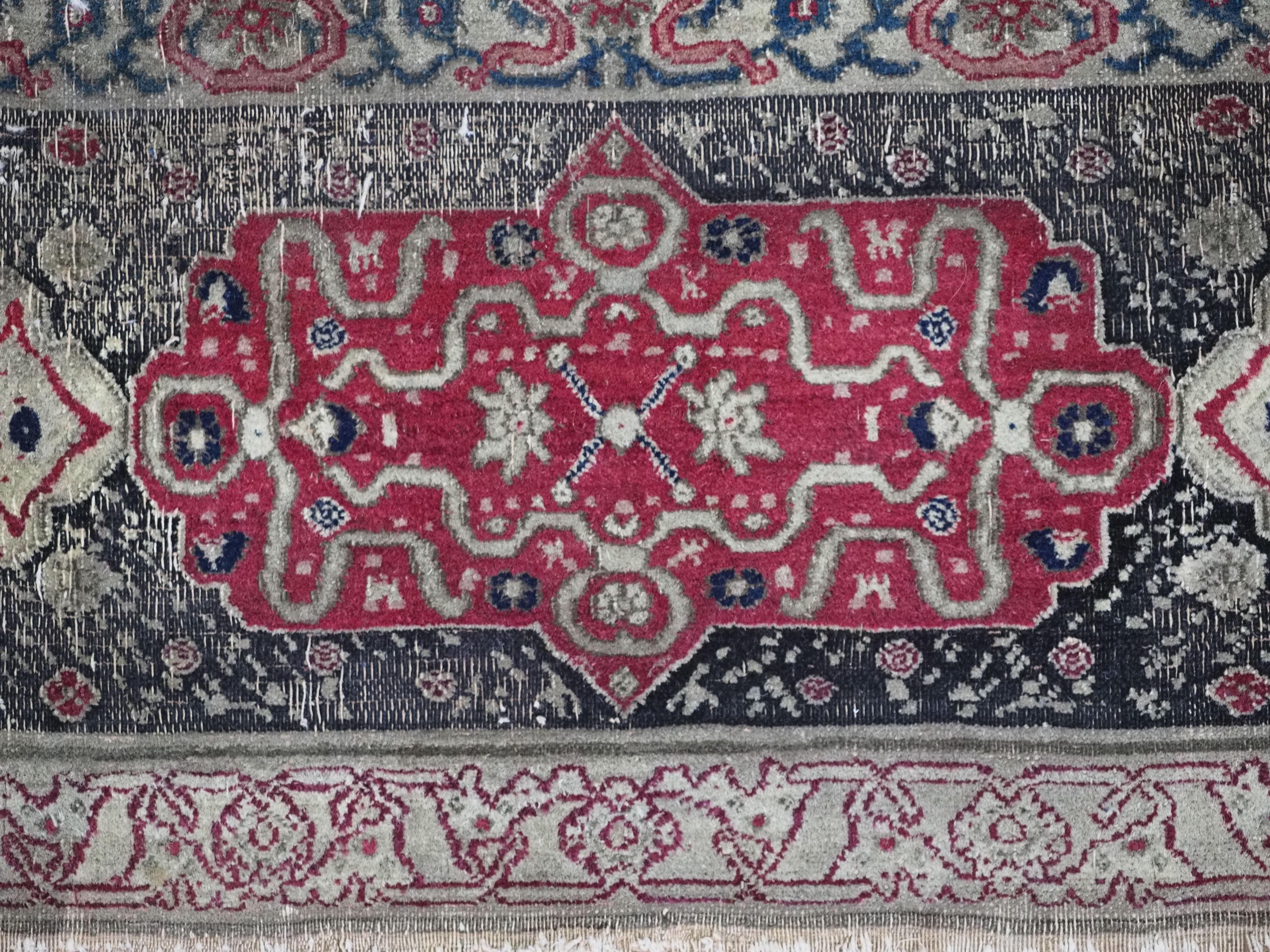 Antique Indian Agra carpet of 'Ardabil' design.  Circa 1880. For Sale 13
