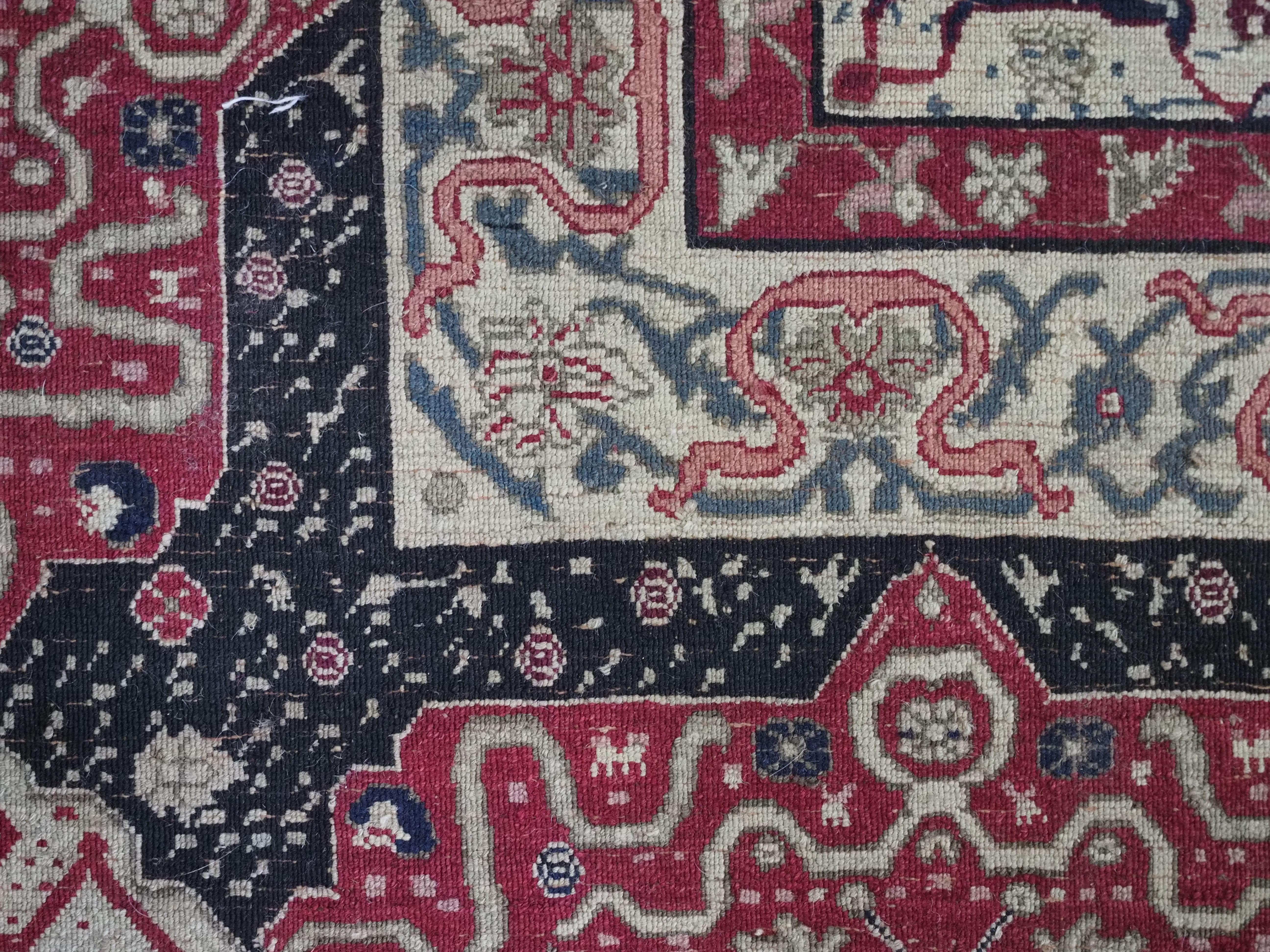 Antique Indian Agra carpet of 'Ardabil' design.  Circa 1880. For Sale 14