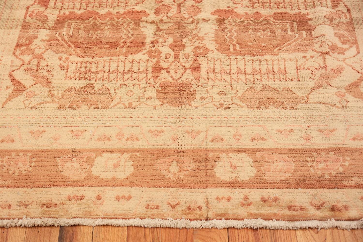 Tapis ancien d'Agra, pays d'origine / type de tapis : Inde, date circa 1920. Taille : 5 ft 10 in x 8 ft 7 in (1+2=8]).
