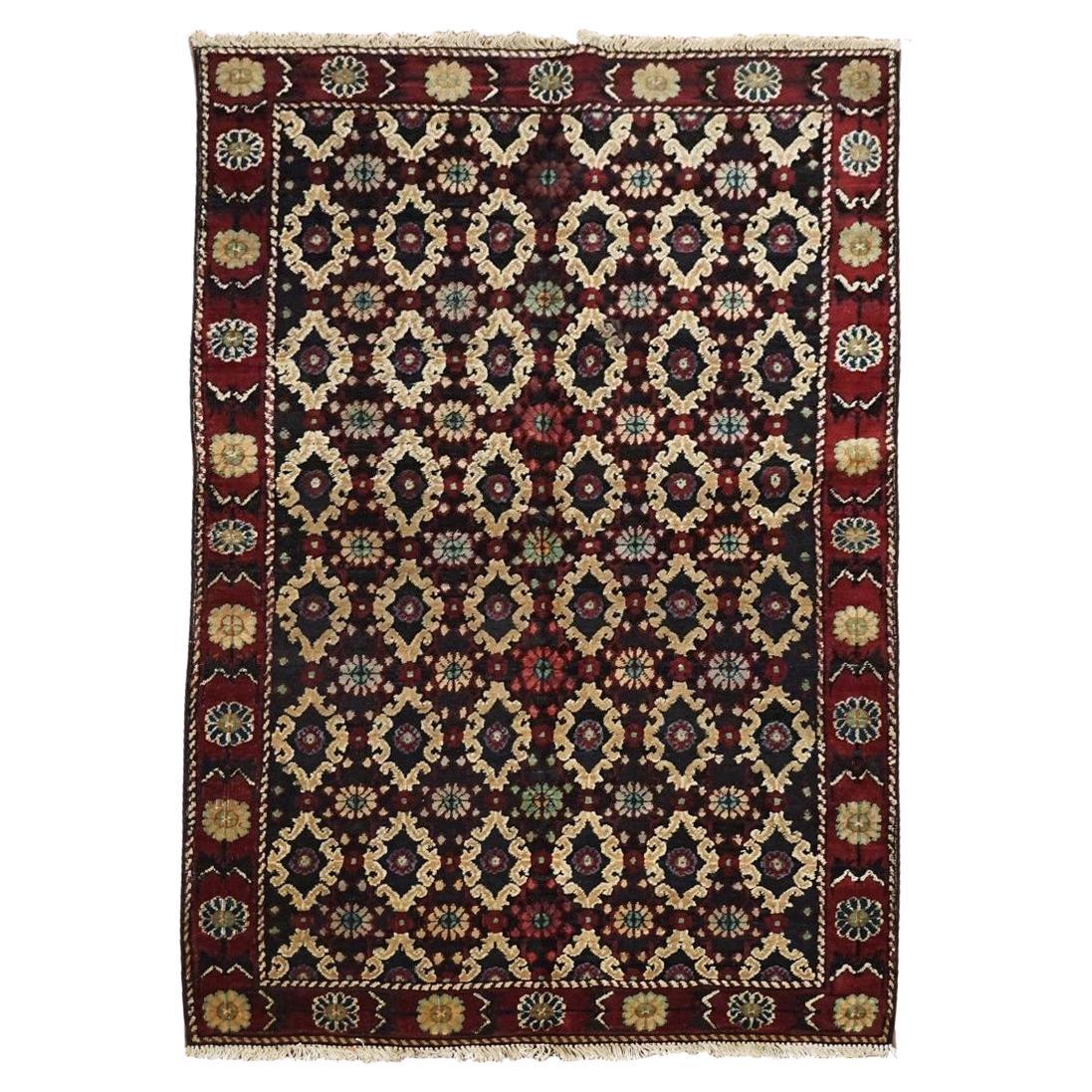 Antique Indian Agra, circa 1890 For Sale