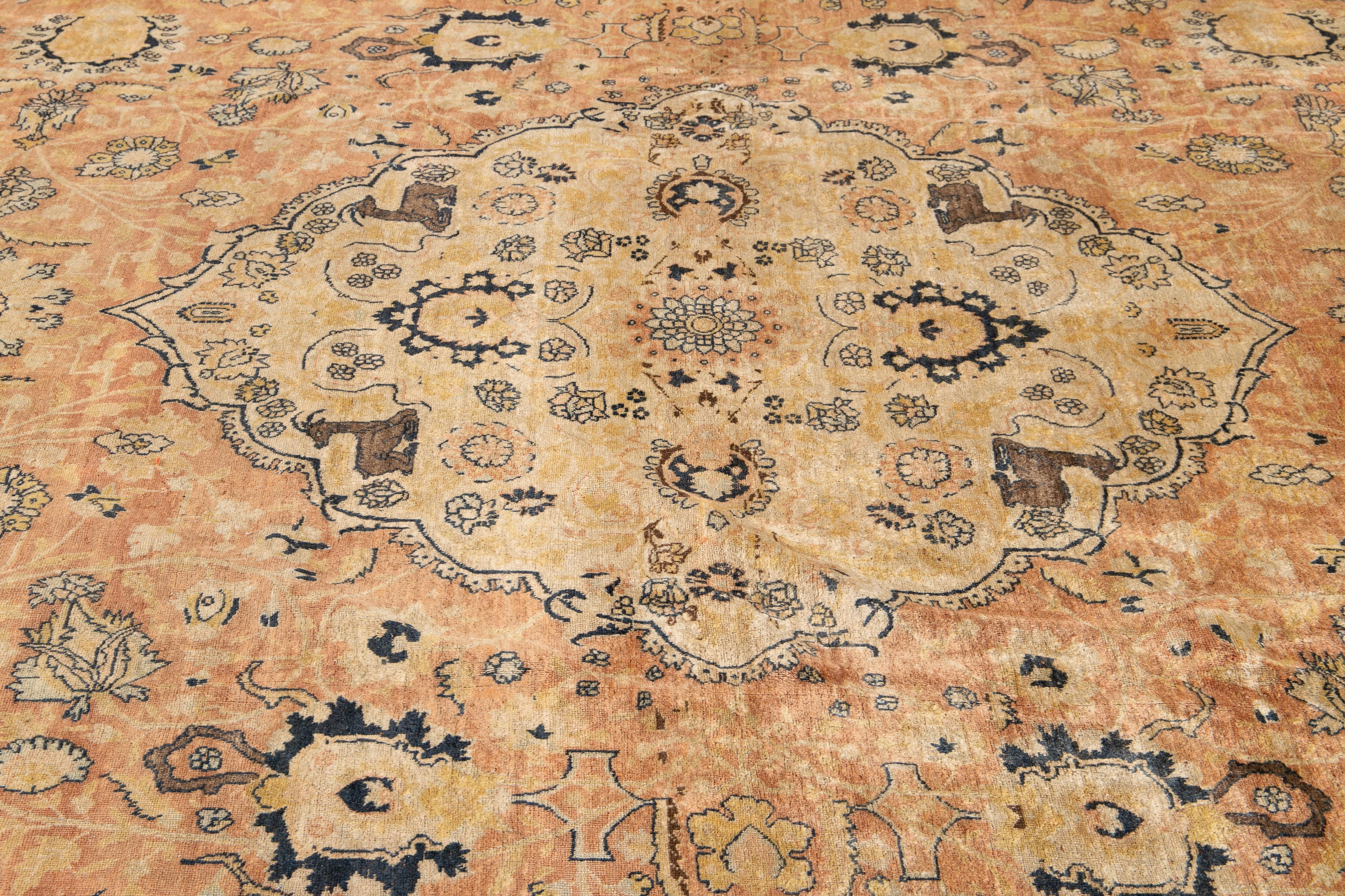 Early 20th Century Antique Indian Agra Handmade Medallion Motif Peach Oversize Wool Rug For Sale