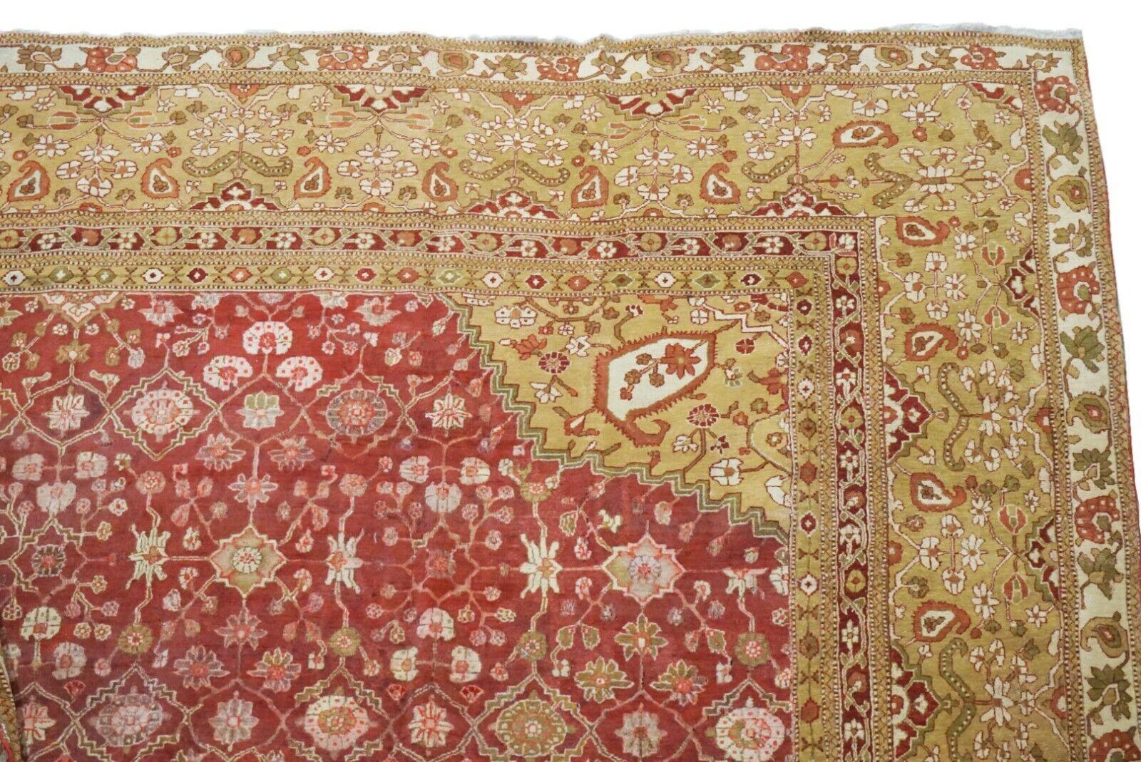Noué à la main Ancien tapis indien d'Agra, vers 1900 en vente