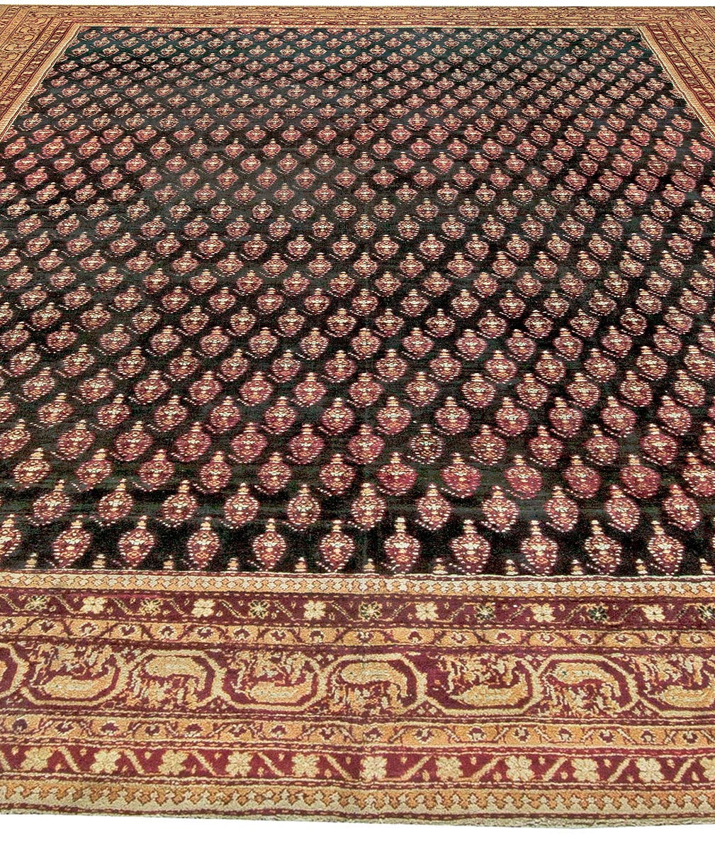 Antique Indian Agra Handmade Wool Rug In Good Condition For Sale In New York, NY