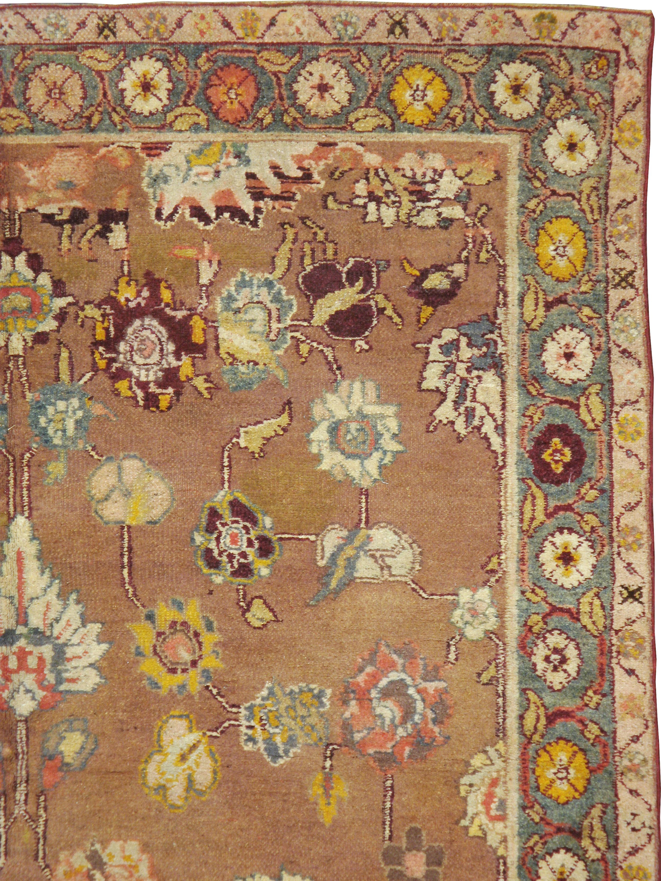 Antiker indischer Agra-Teppich (Handgeknüpft) im Angebot