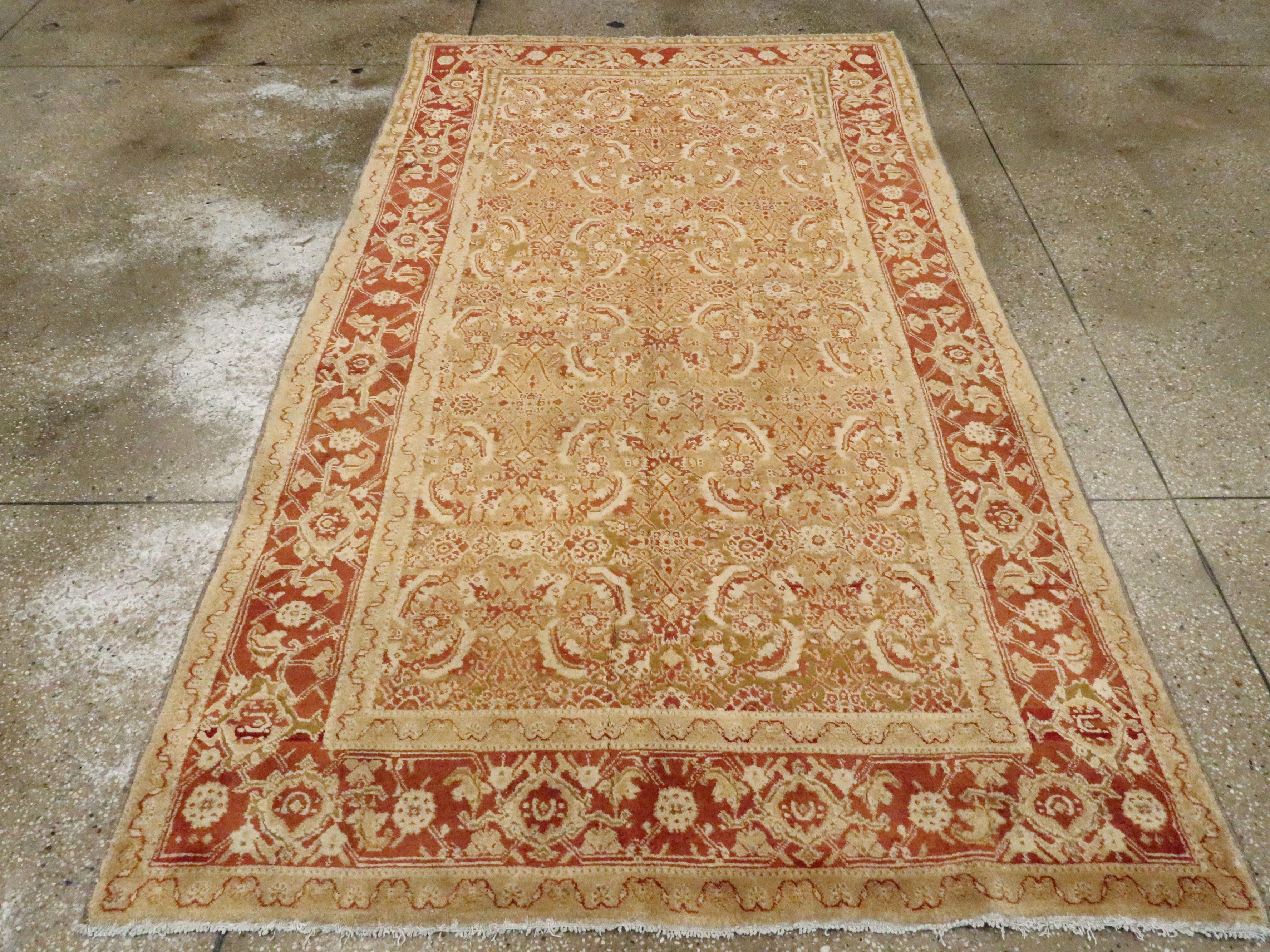 Antiker indischer Agra-Teppich im Zustand „Gut“ im Angebot in New York, NY