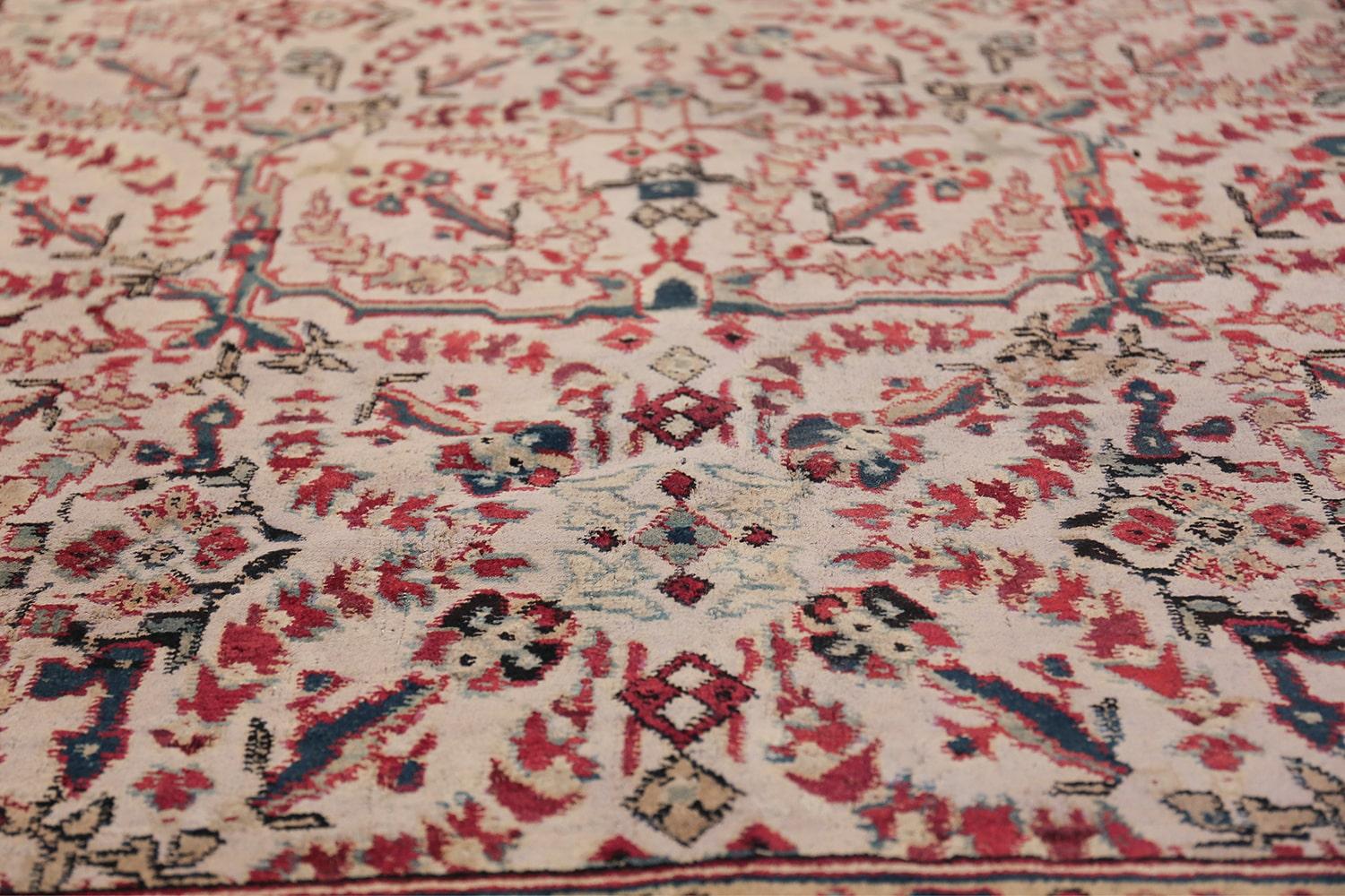 Antiker indischer Agra-Teppich. Größe: 7 Fuß 5 Zoll x 9 Fuß 9 Zoll (Wolle) im Angebot