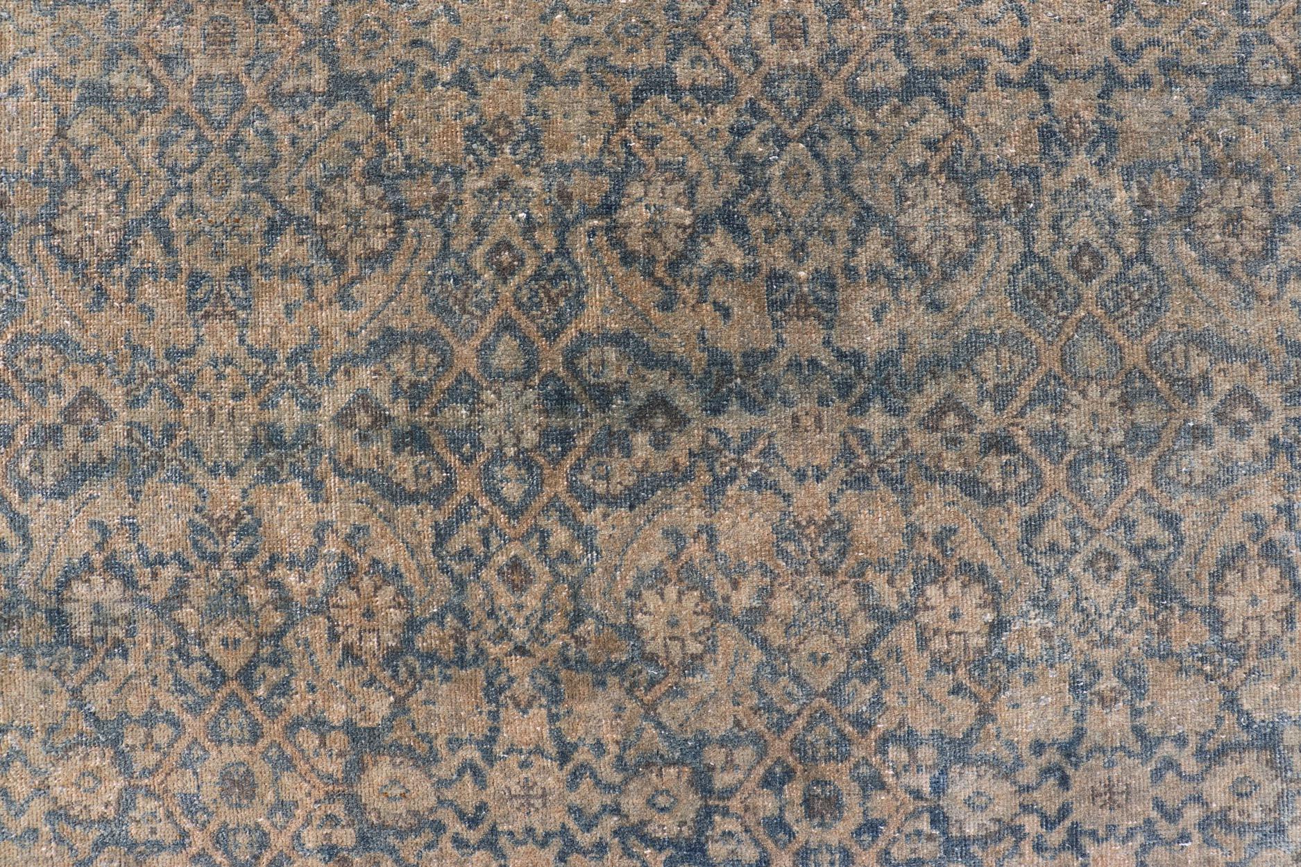 XX secolo Antico tappeto indiano Agra con intricati disegni floreali in blu 6'9 x 14'0 in vendita