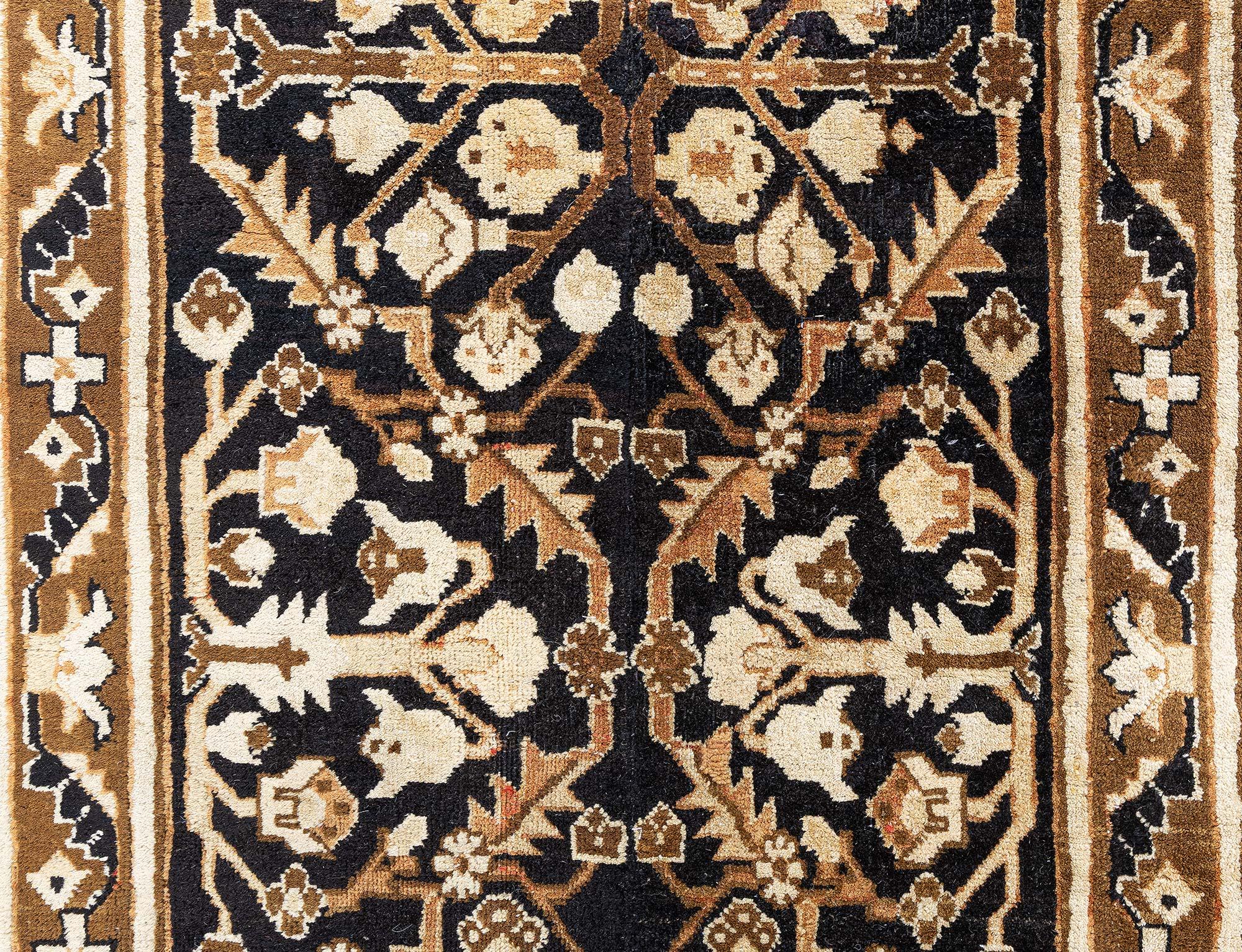 Antiker indischer Agra Läufer (Fragment) Doris Leslie Blau (Handgeknüpft) im Angebot