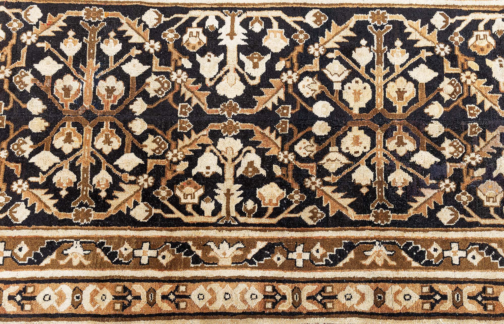 Antiker indischer Agra Läufer (Fragment) Doris Leslie Blau im Zustand „Gut“ im Angebot in New York, NY