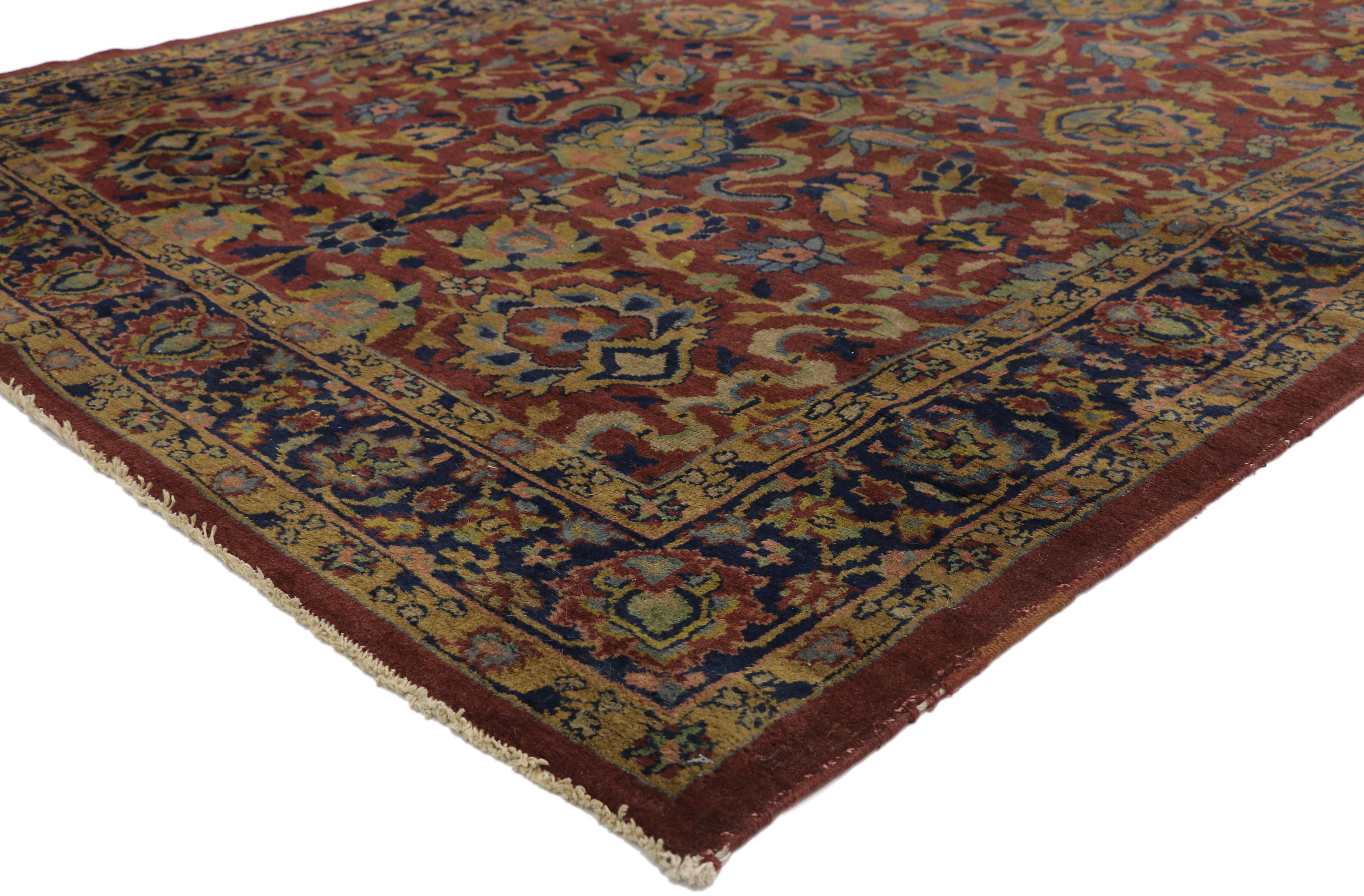 72059, antiker indischer Agra William Morris inspirierter Galerieteppich im Arts & Crafts Stil. Mit seinen architektonischen Elementen in naturgetreuen Formen und erdfarbenen Tönen verkörpert dieser handgeknüpfte, antike indische