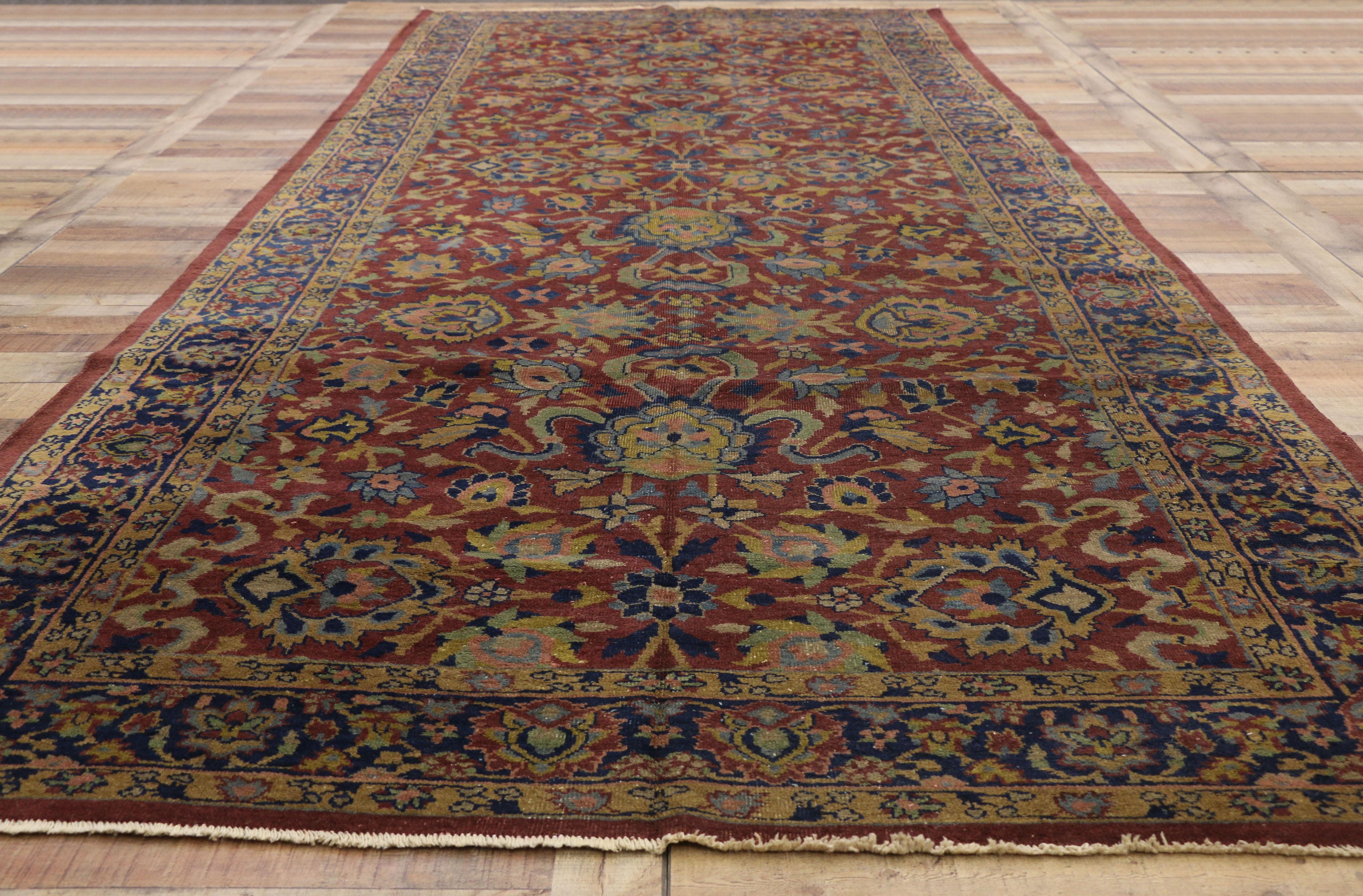 Tapis de galerie indien antique d'inspiration Agra William Morris avec style Arts & Crafts Bon état - En vente à Dallas, TX