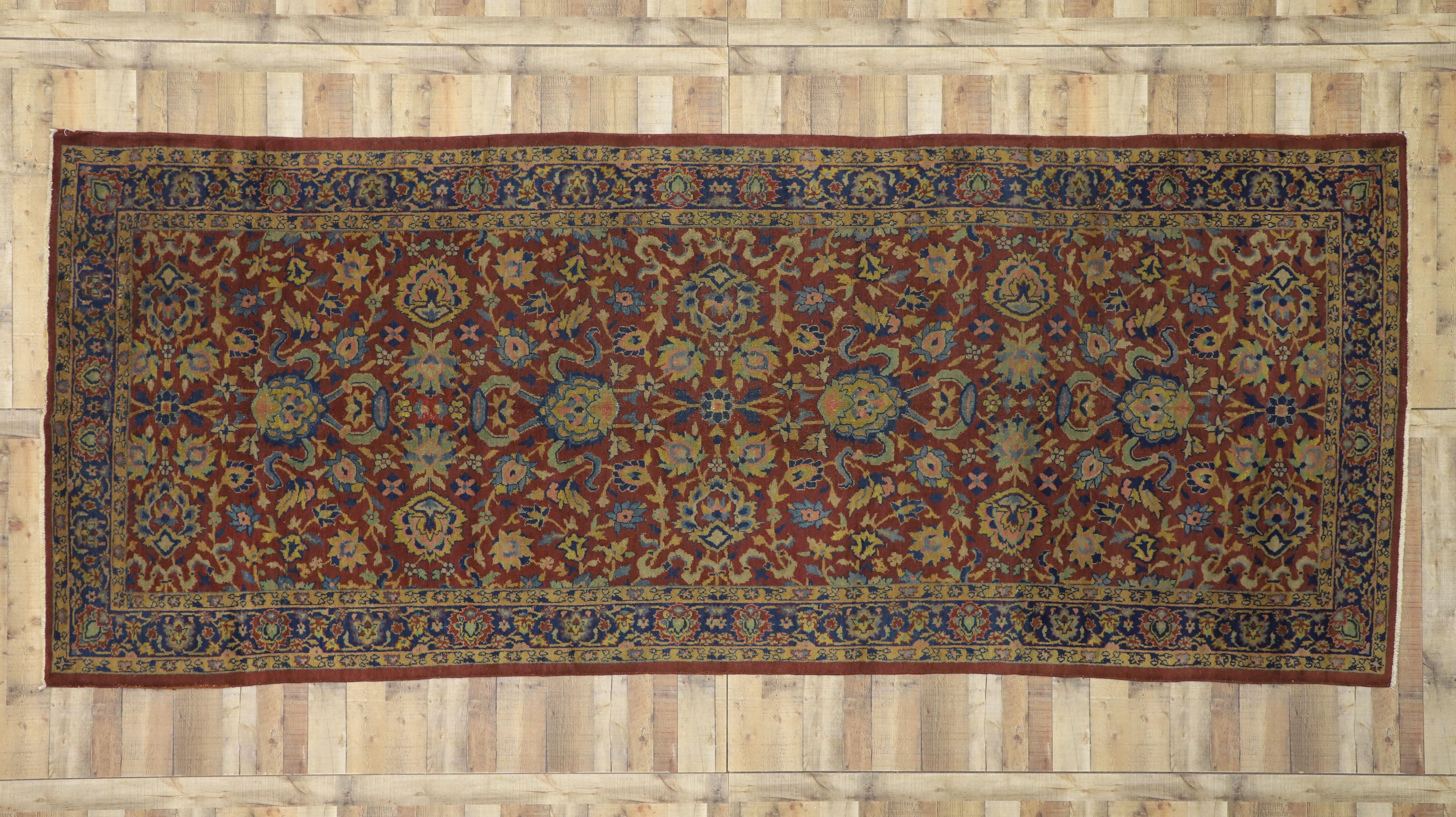 Antiker indischer Agra von William Morris inspirierter Galerieteppich im Arts & Crafts-Stil (Wolle) im Angebot