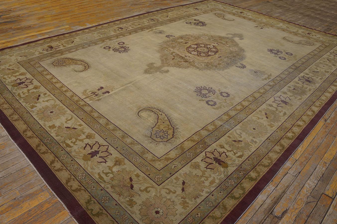 Agra Early 20th Century N. Indian Amritsar Carpet ( 9'6'' x 13'8'' - 290 x 417 ) For Sale