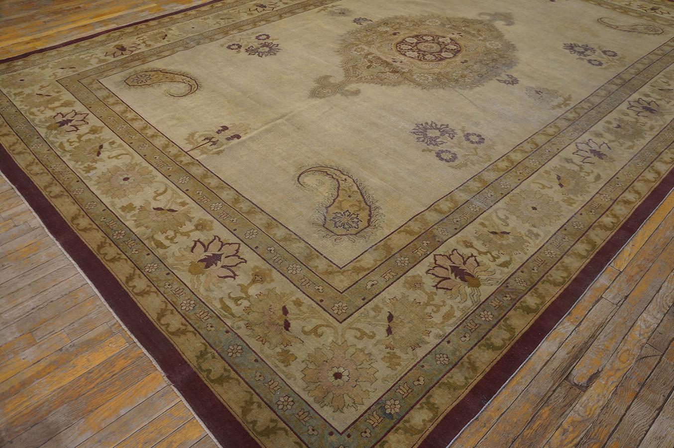Hand-Knotted Early 20th Century N. Indian Amritsar Carpet ( 9'6'' x 13'8'' - 290 x 417 ) For Sale