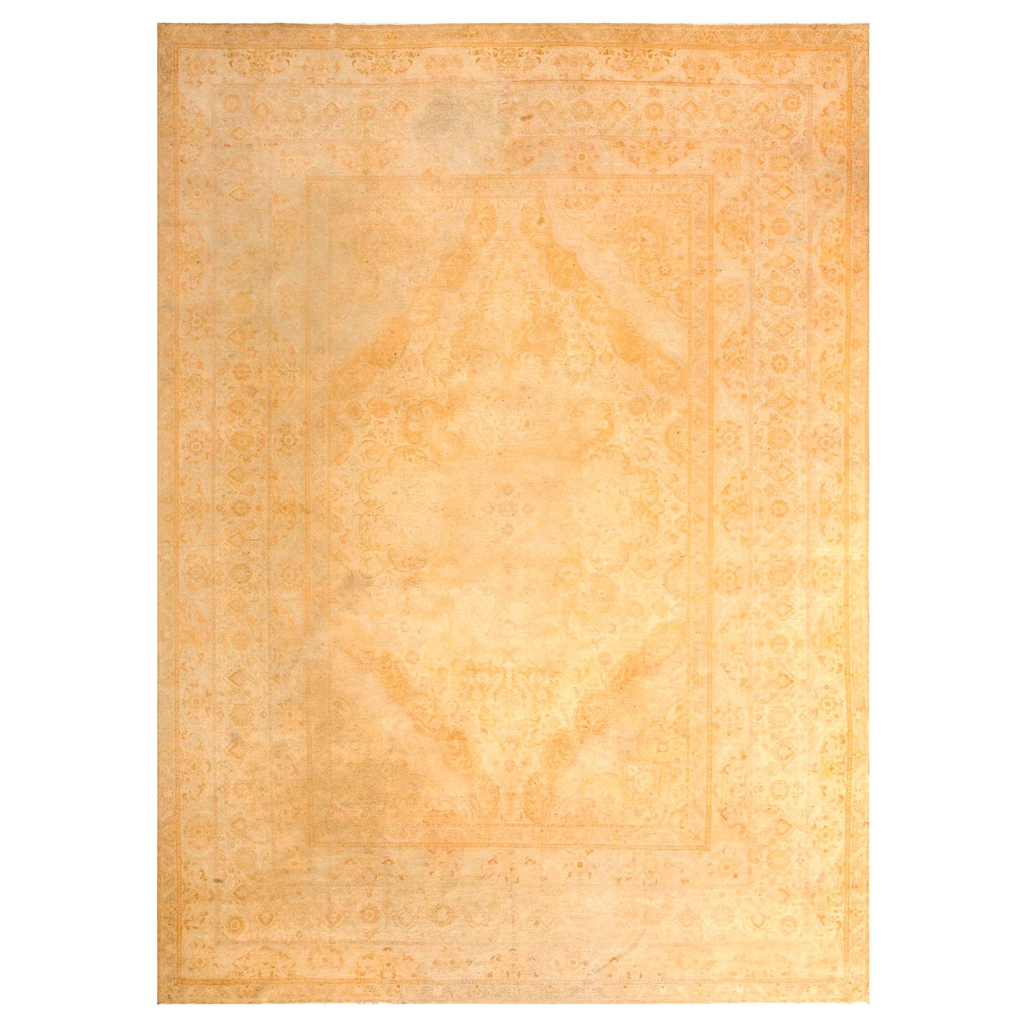 Late 19th Century N. Indian Amritsar Carpet ( 10'3" x 14' - 312 x 427 )