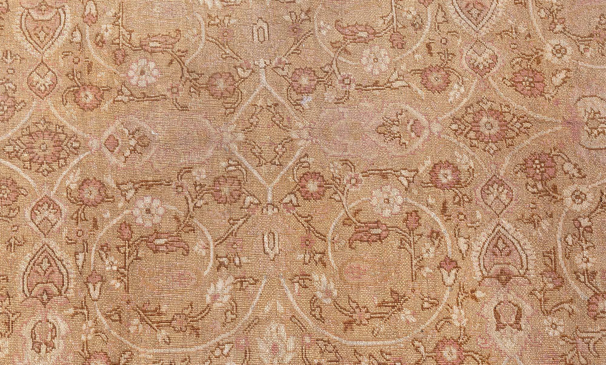 XIX secolo Doris Leslie Blau Tappeto antico indiano Amritsar Botanic Dimensioni adattate in vendita