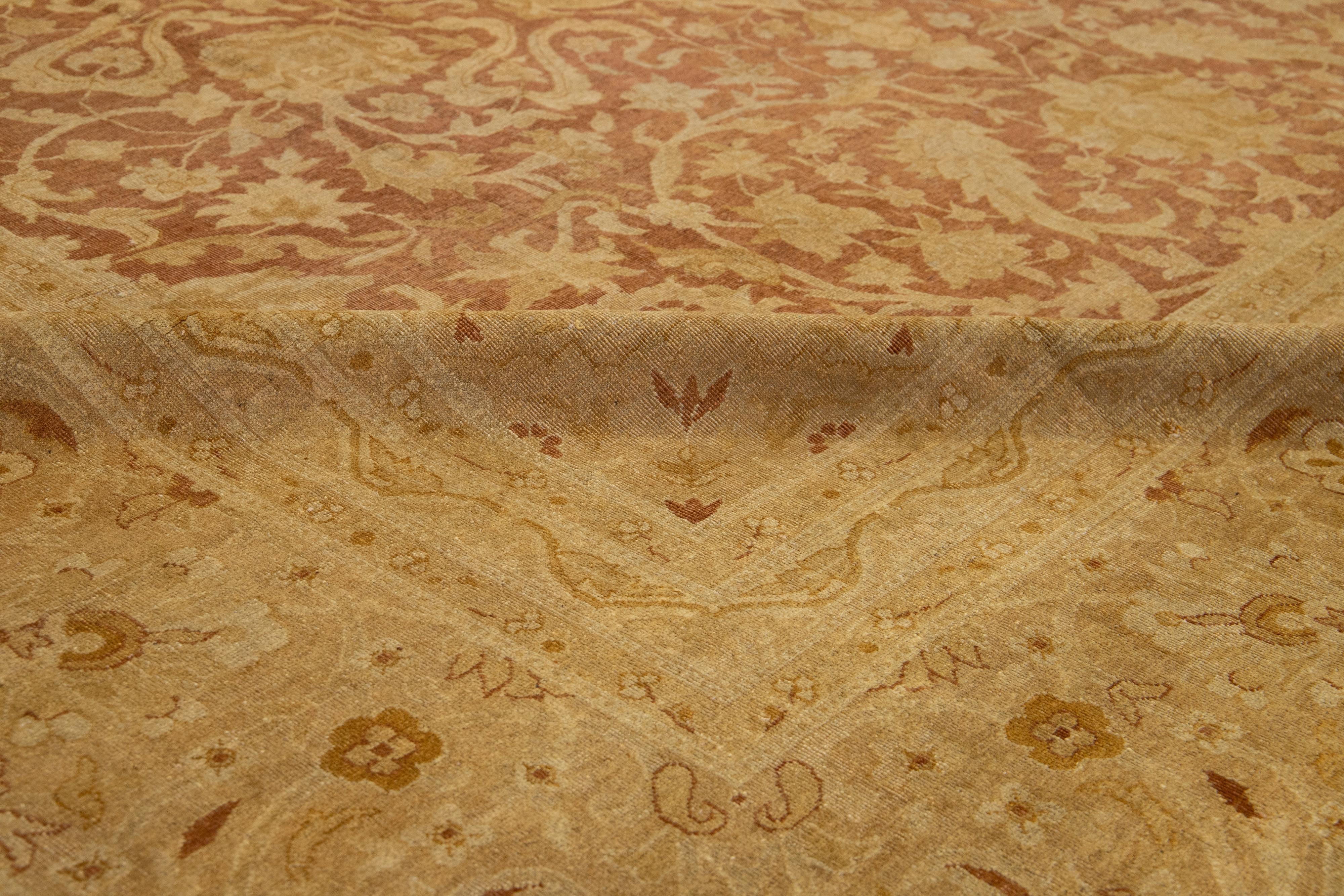 Antiker indischer Amritsar Brown Wollteppich Handgefertigt mit Medaillon Design (Handgeknüpft) im Angebot