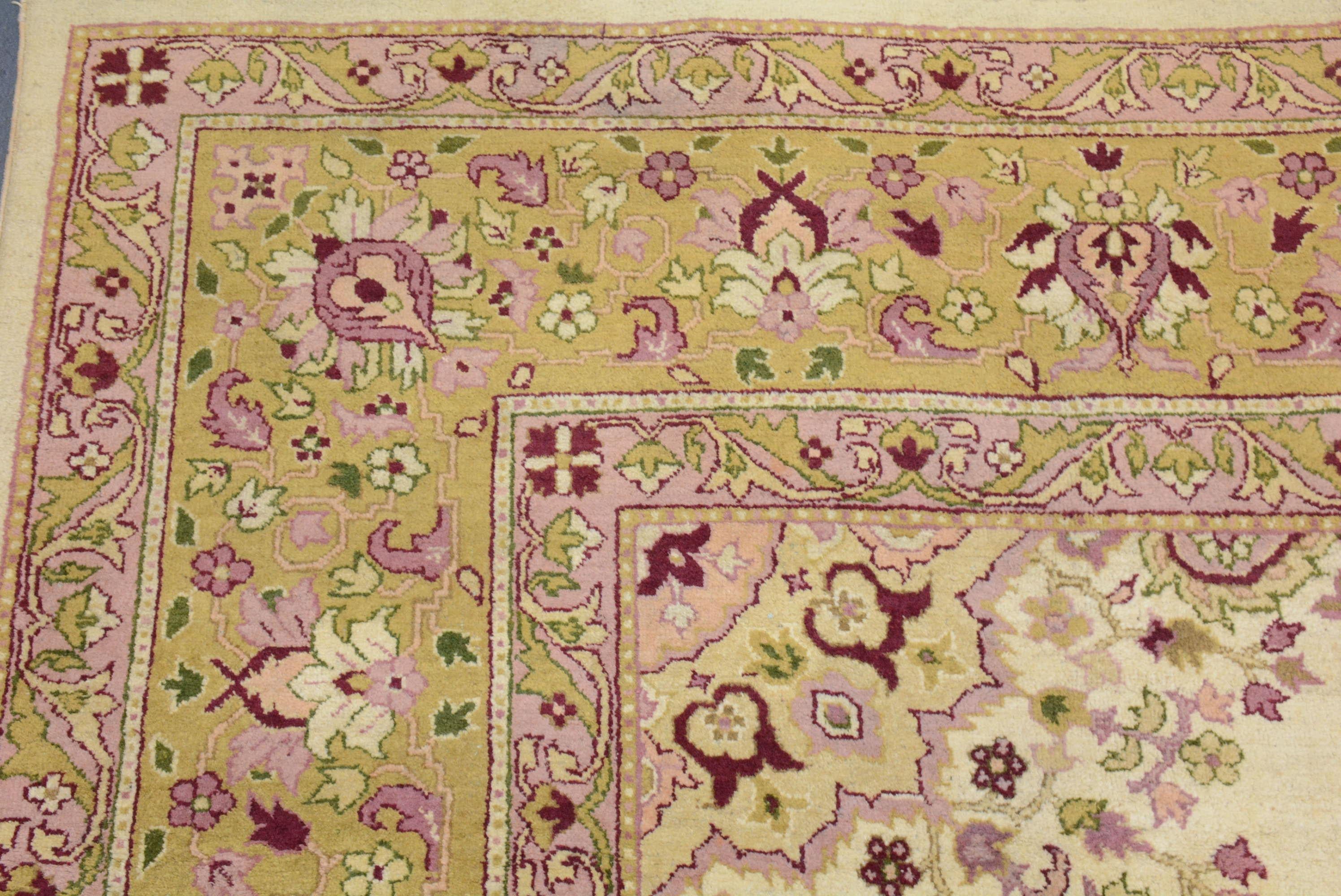 Antiker indischer Amritsar-Teppich (Agra) im Angebot
